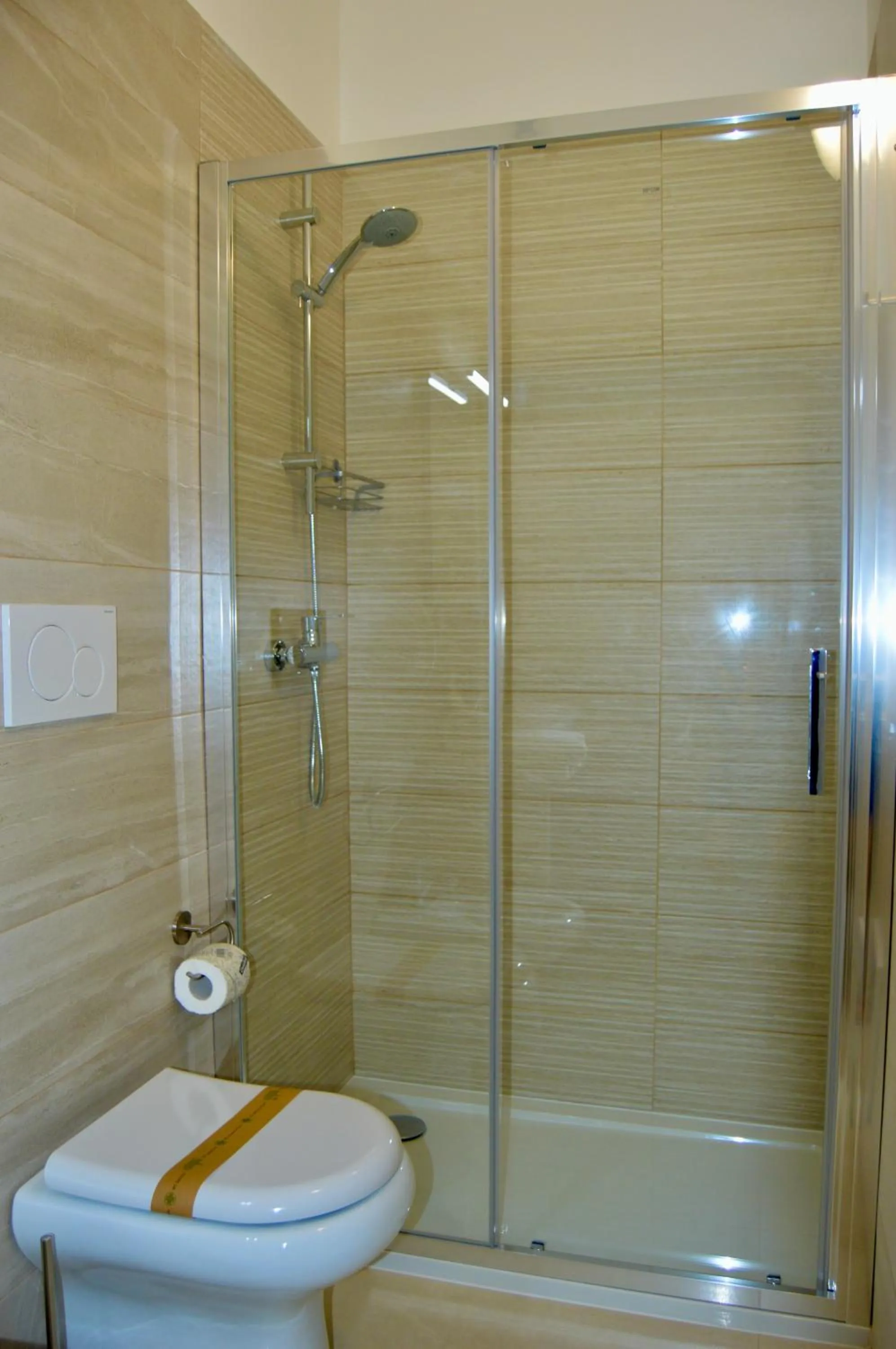 Bathroom in B&B MarAlè