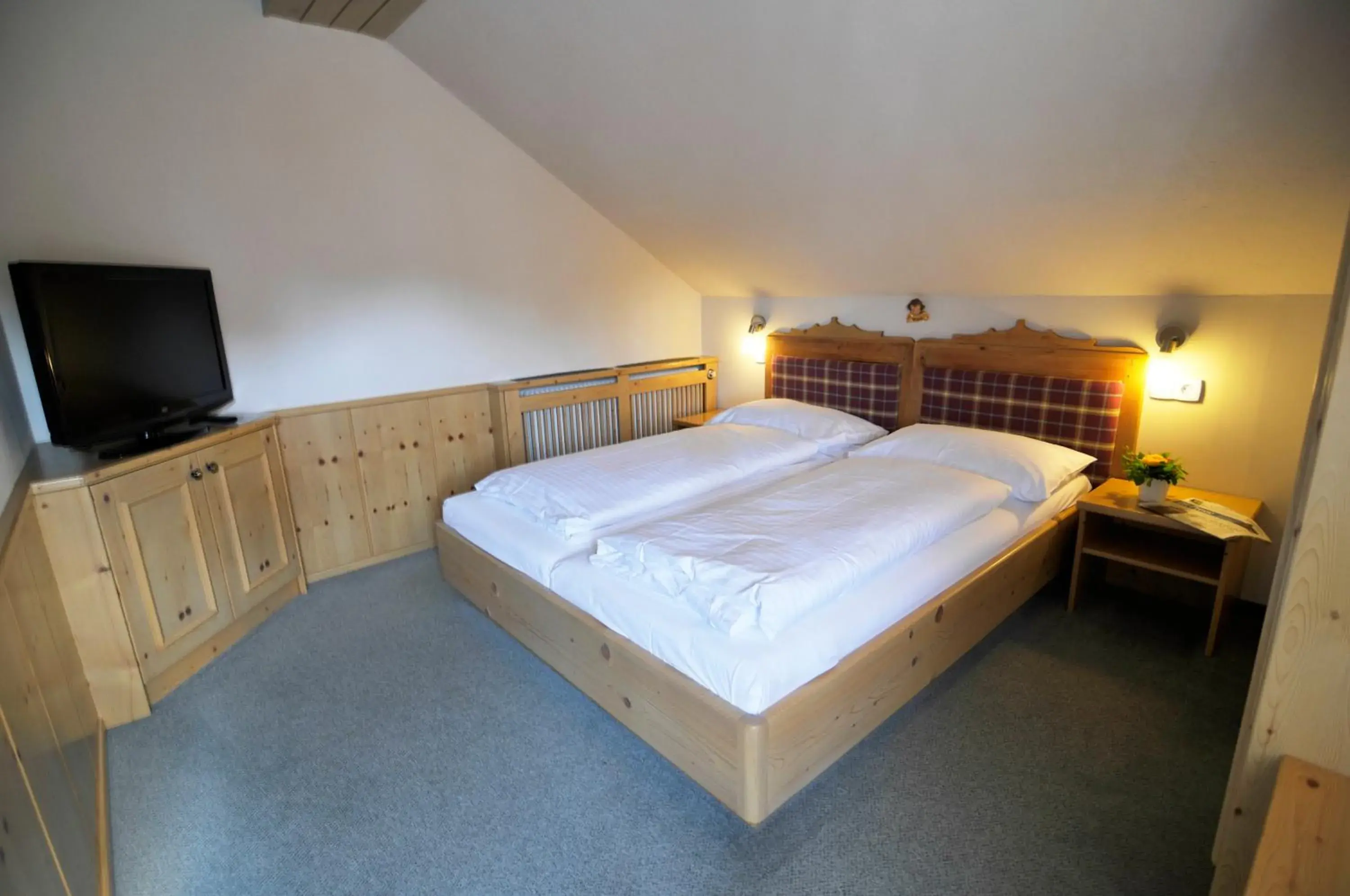 Double Room in Landgasthof Kirchenwirt Double Room in Landgasthof Kirchenwirt
