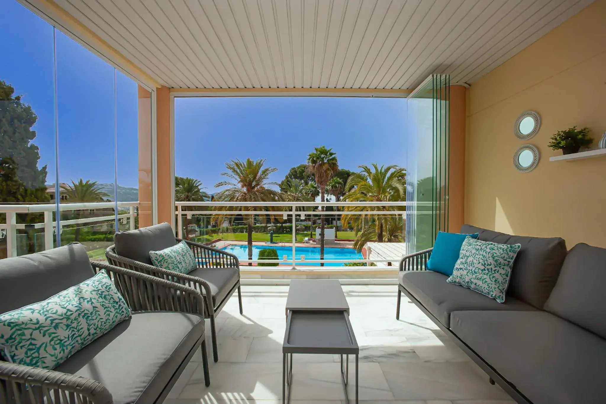 Las Palmeras Beach with Community Pool Las Palmeras Beach with Community Pool