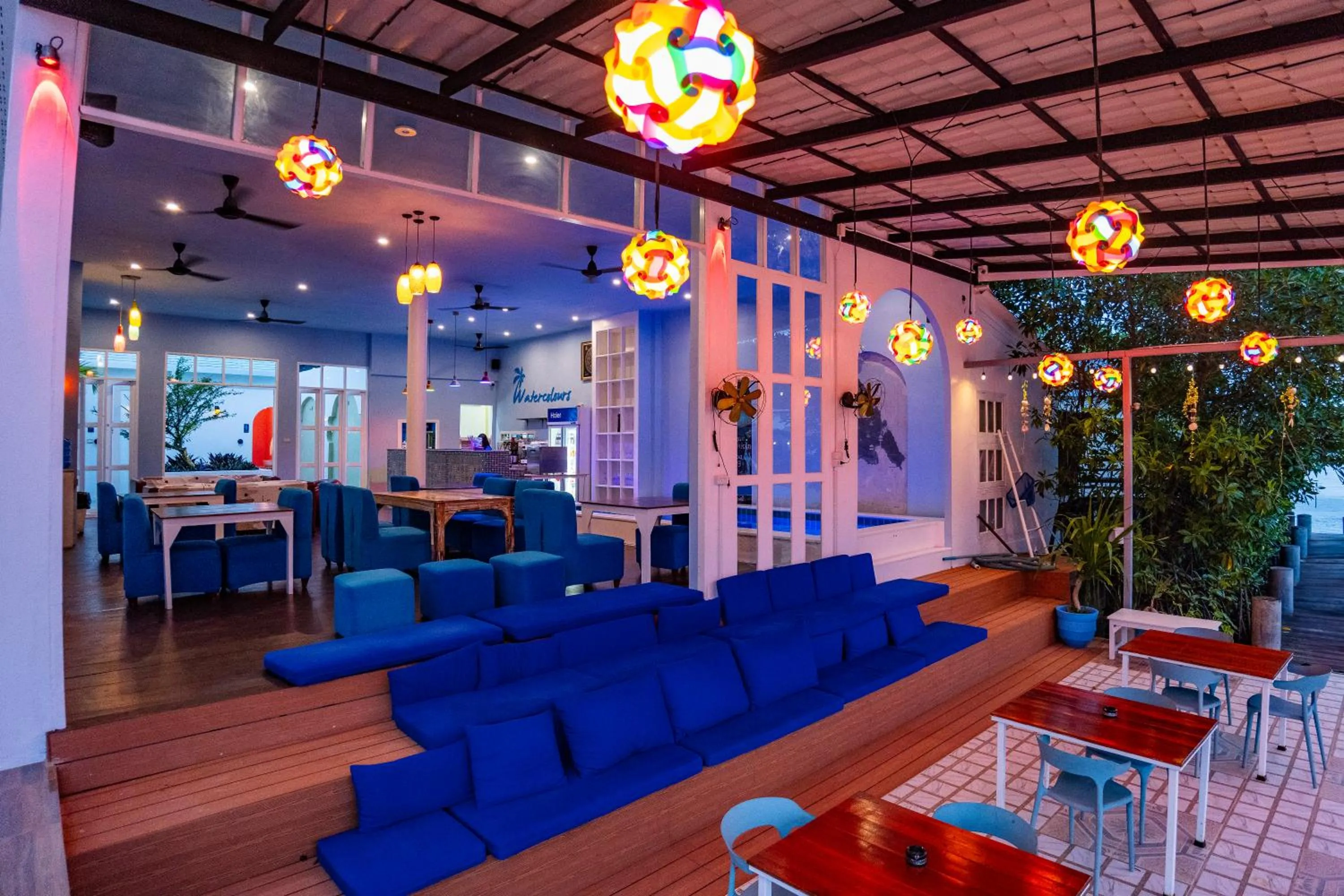 Restaurant/places to eat in Watercolours