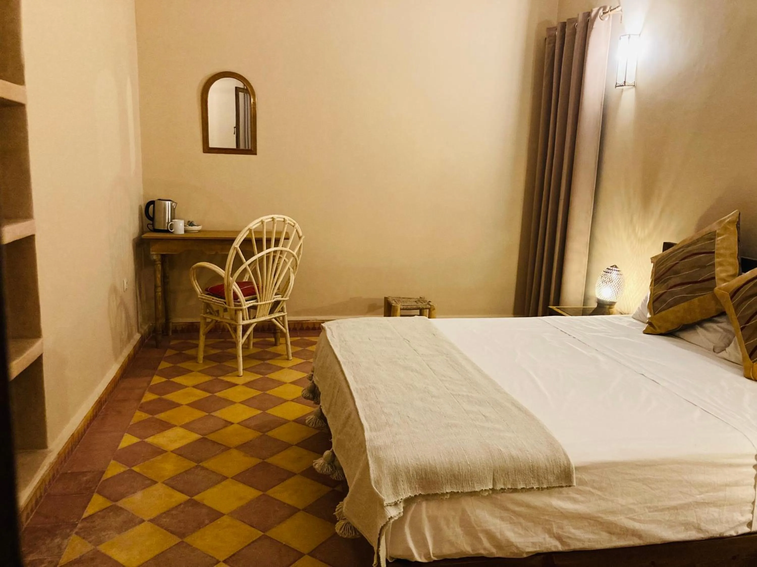 Bed in Upupa de l’Atlas