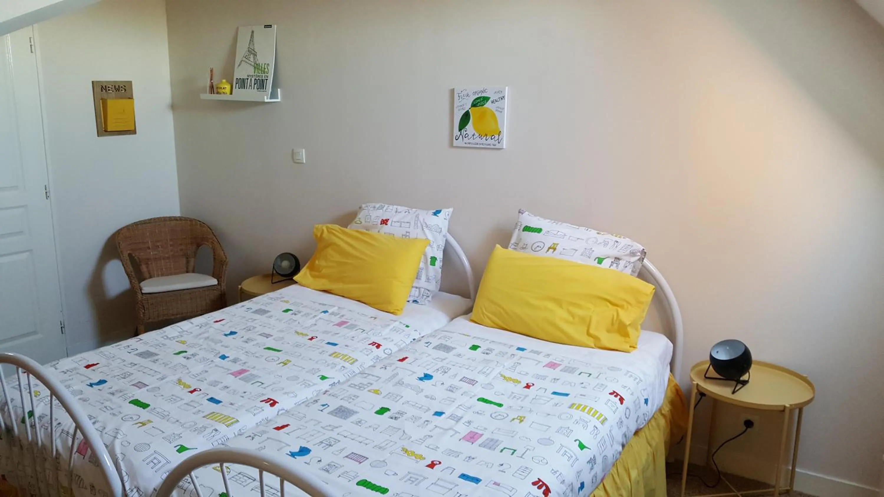 Bedroom, Bed in La Roseraie