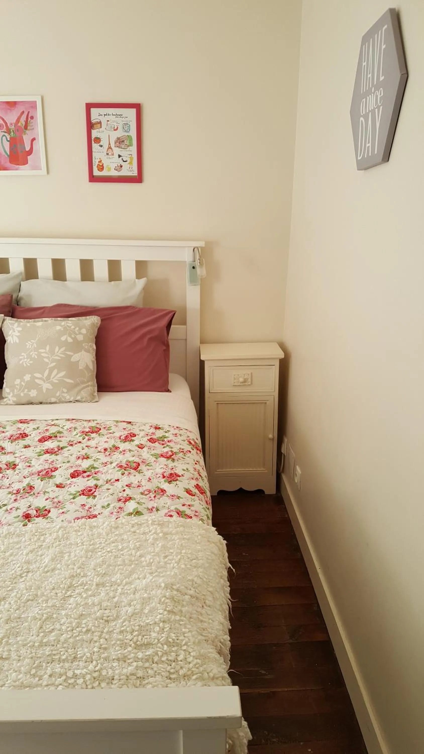 Decorative detail, Bed in La Roseraie