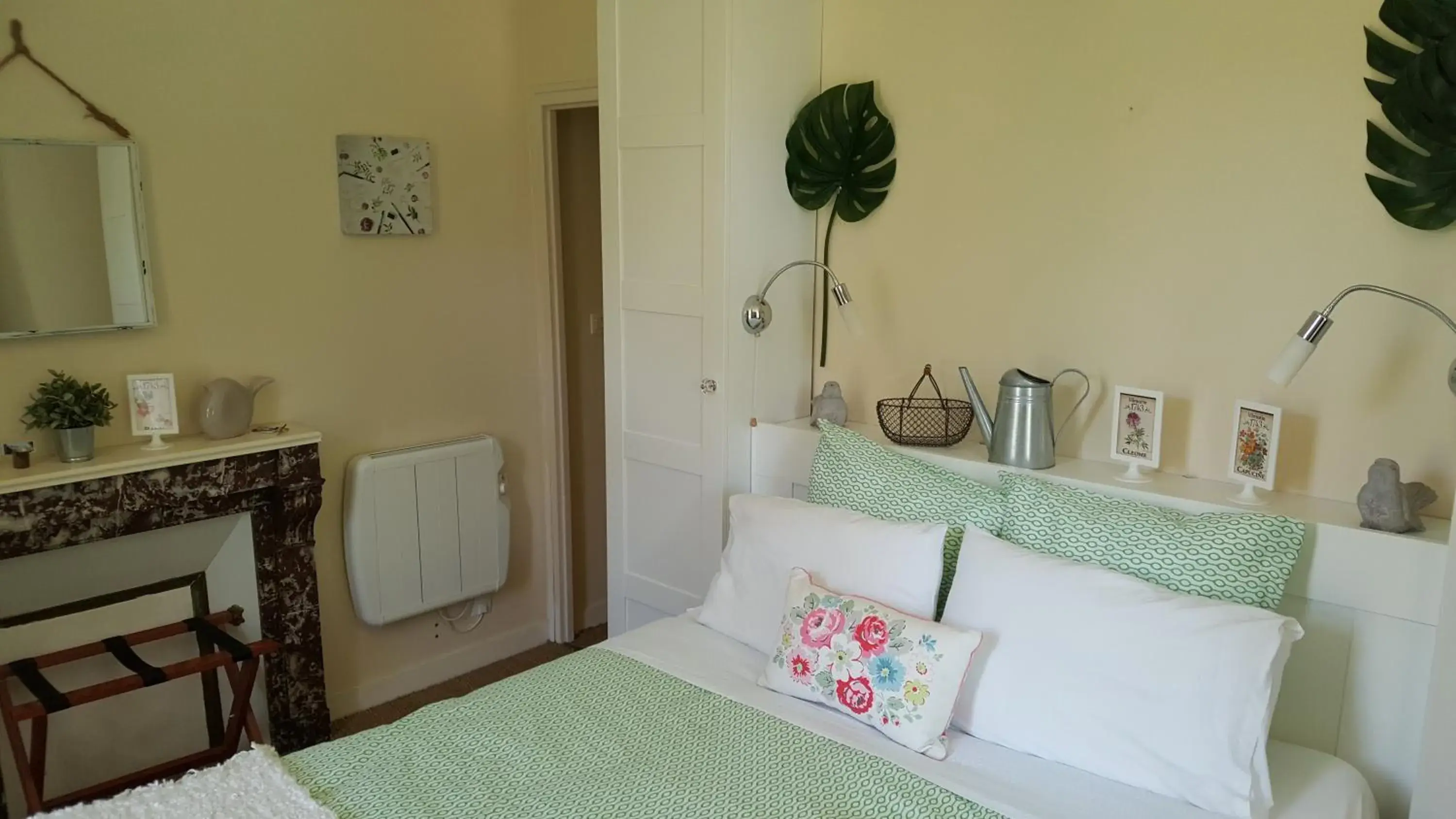 Garden Room in La Roseraie Garden Room in La Roseraie