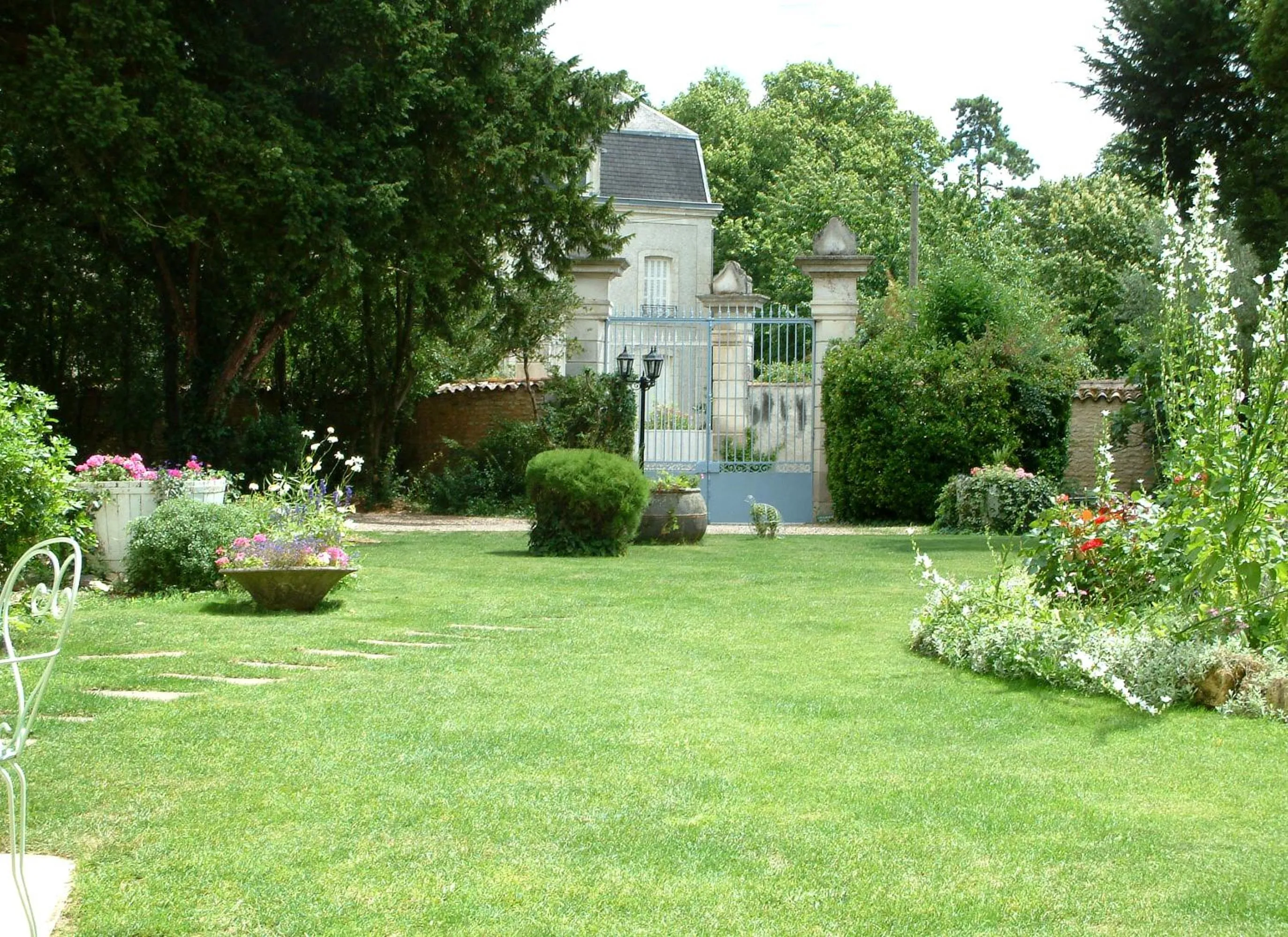 Garden in La Roseraie