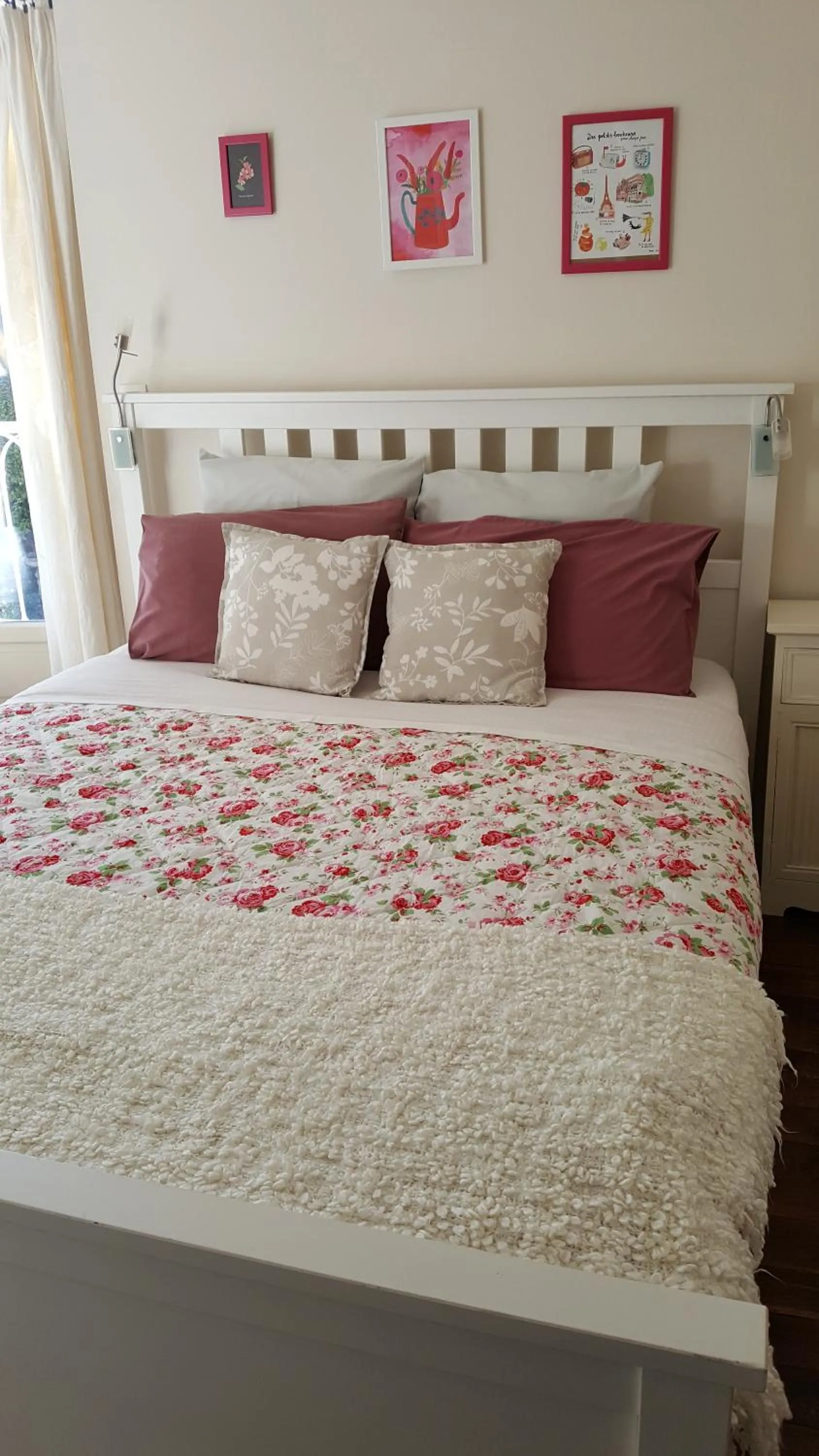 Bedroom, Bed in La Roseraie