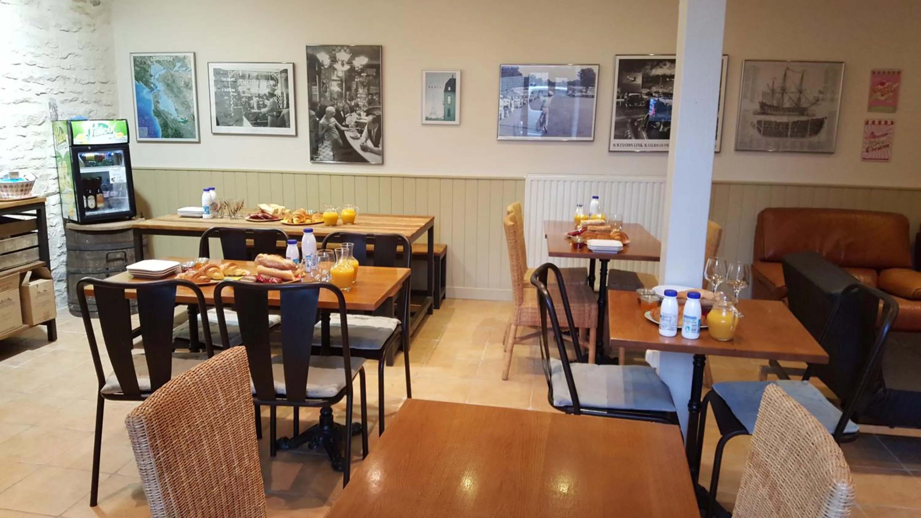 Restaurant/places to eat in La Roseraie