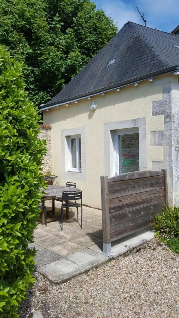 Patio in La Roseraie