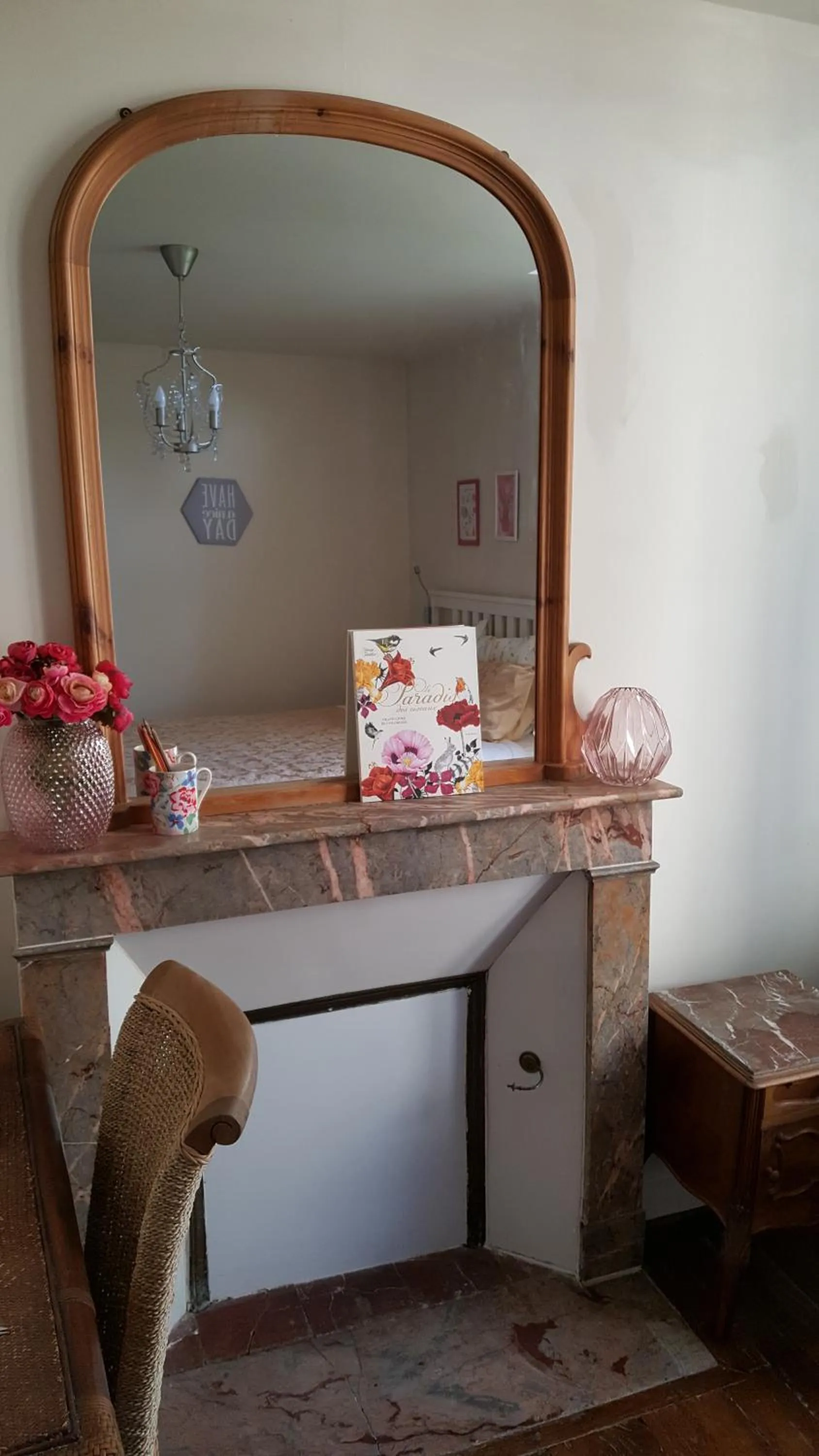 Decorative detail in La Roseraie