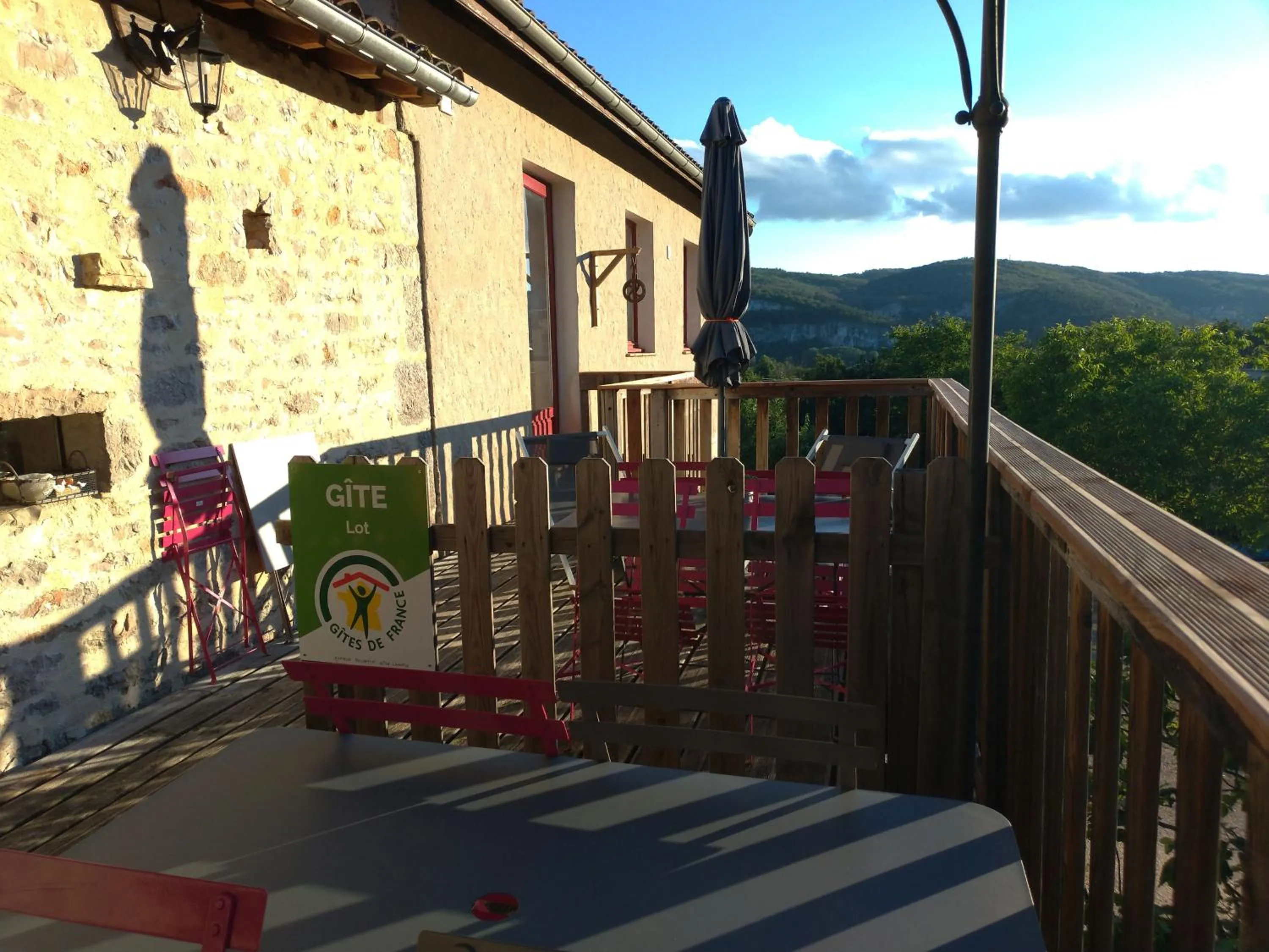 Balcony/Terrace in Chambres d'hôtes La Combe de Redoles