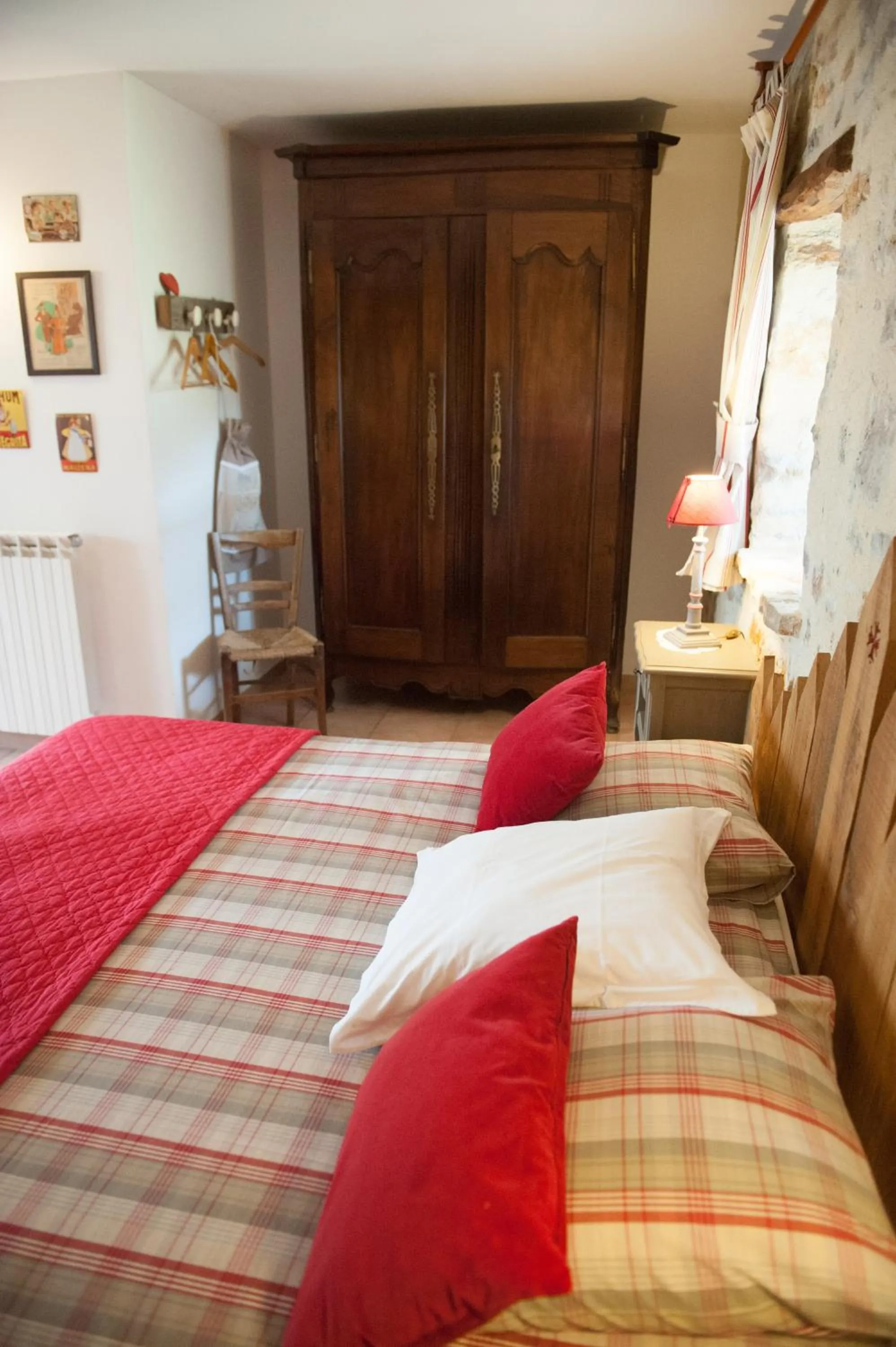 Photo of the whole room, Bed in Chambres d'hôtes La Combe de Redoles