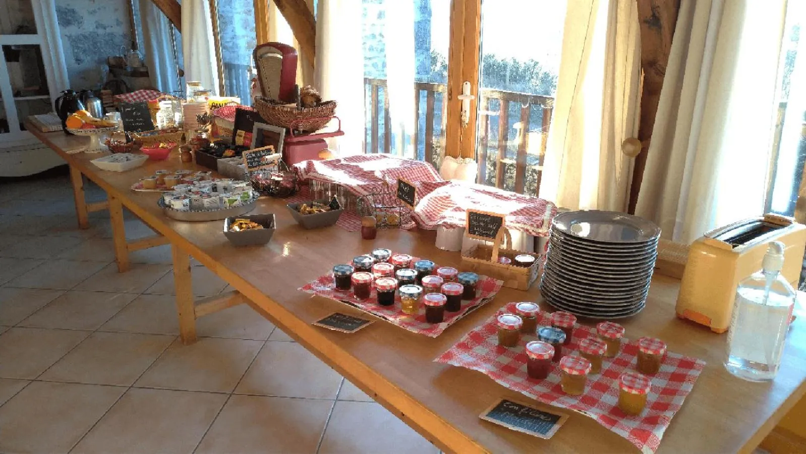 Breakfast in Chambres d'hôtes La Combe de Redoles