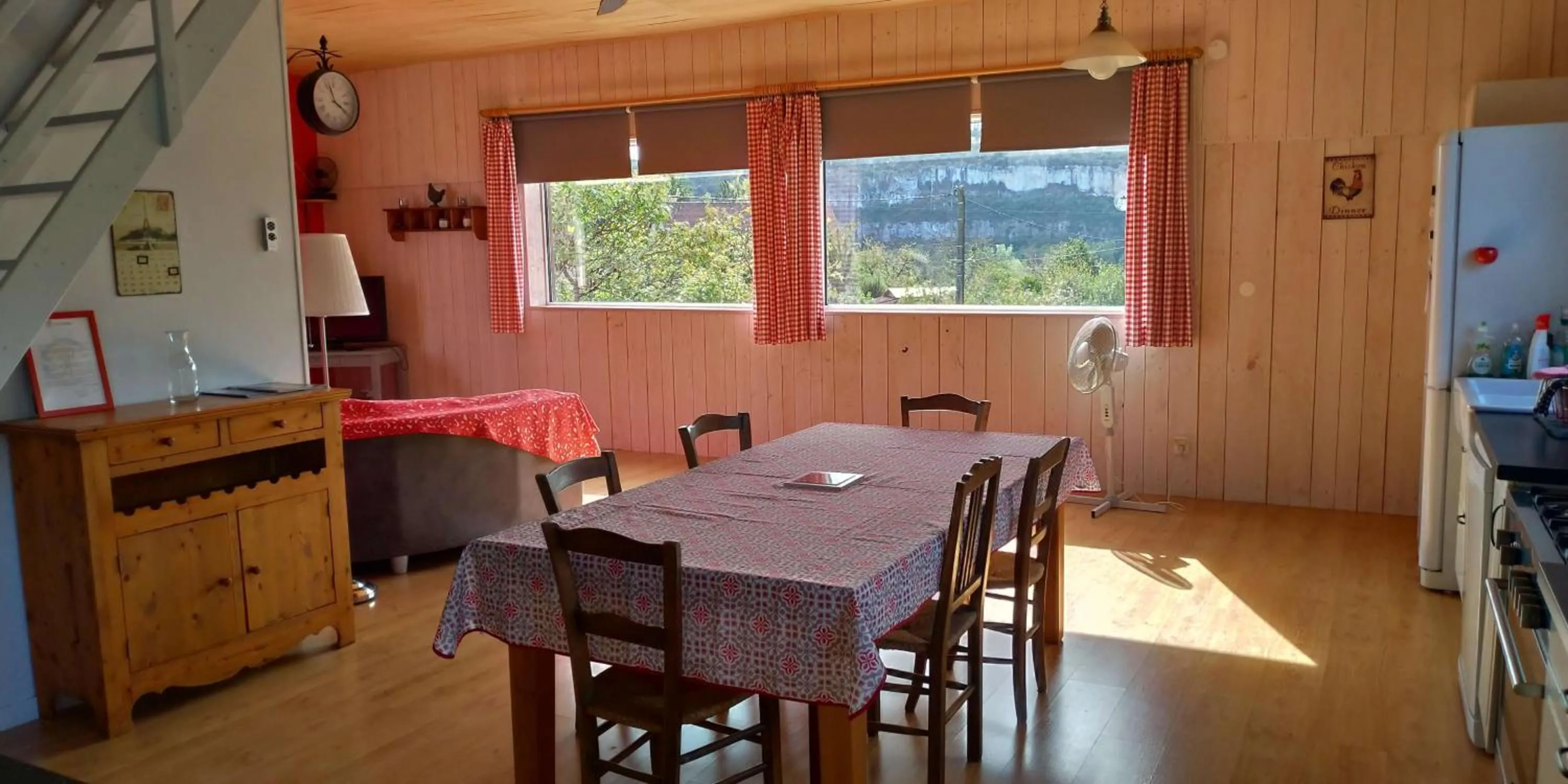 Dining area in Chambres d'hôtes La Combe de Redoles