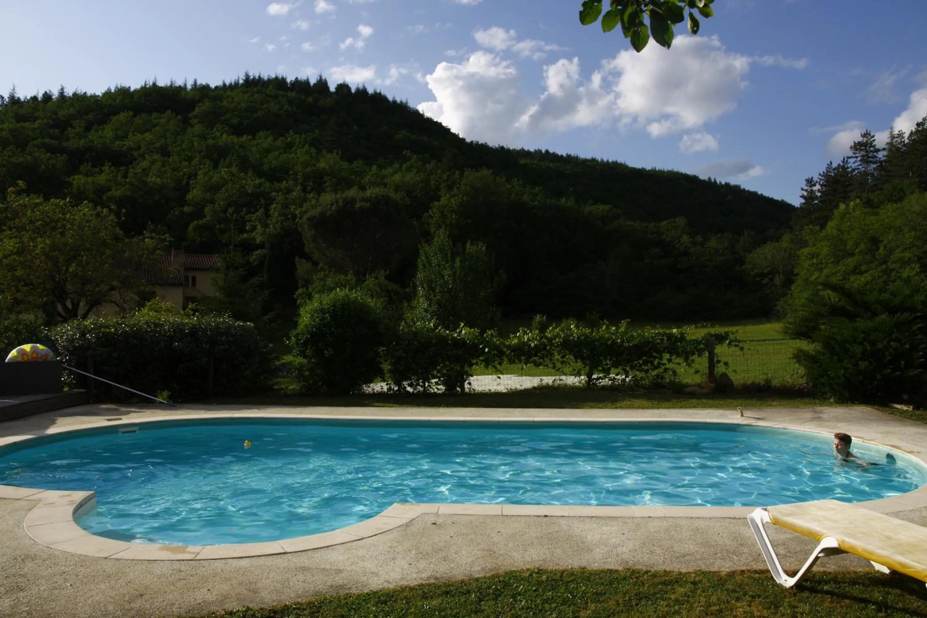 Swimming pool in Chambres d'hôtes La Combe de Redoles