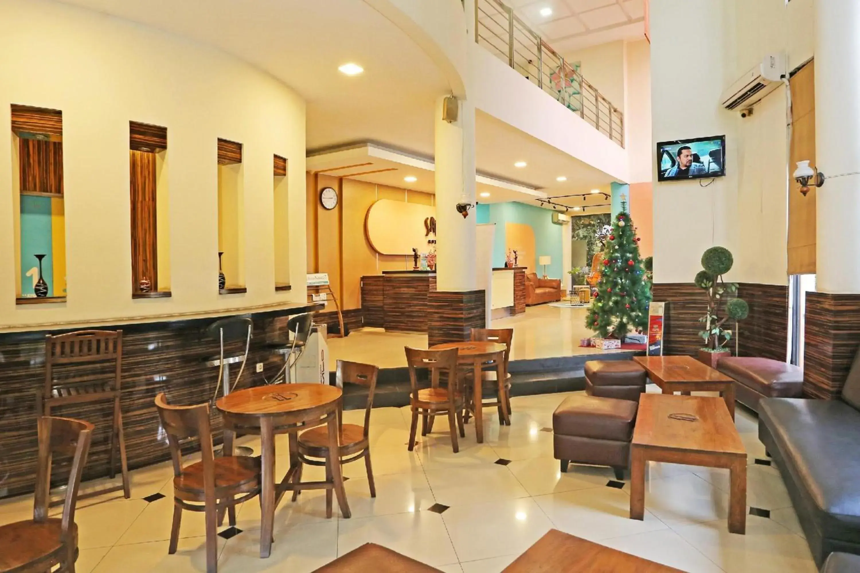 Restaurant/places to eat in Super OYO Townhouse OAK Hotel Fiducia Serpong Restaurant/places to eat in Super OYO Townhouse OAK Hotel Fiducia Serpong