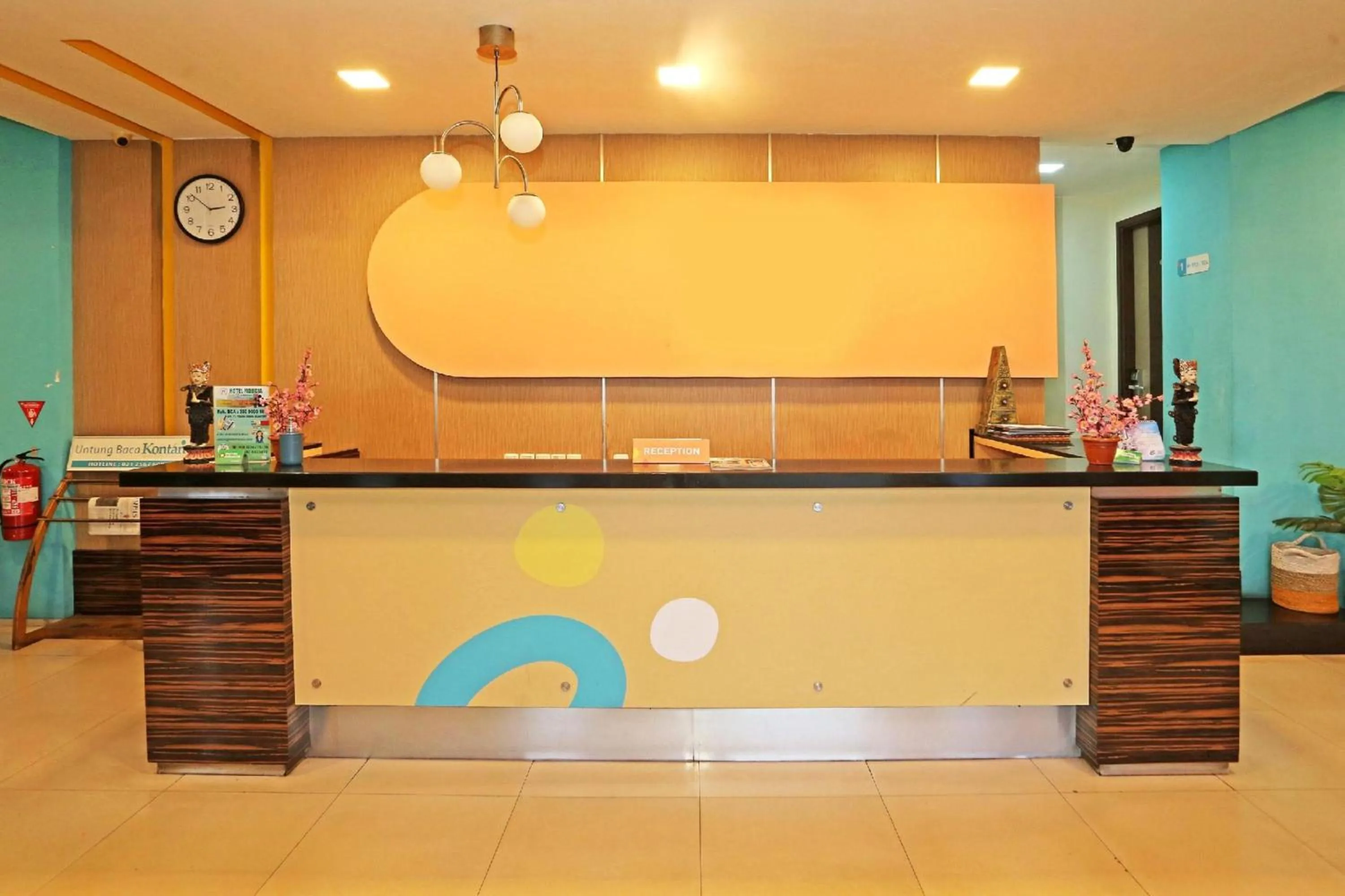 Lobby or reception in Super OYO Townhouse OAK Hotel Fiducia Serpong