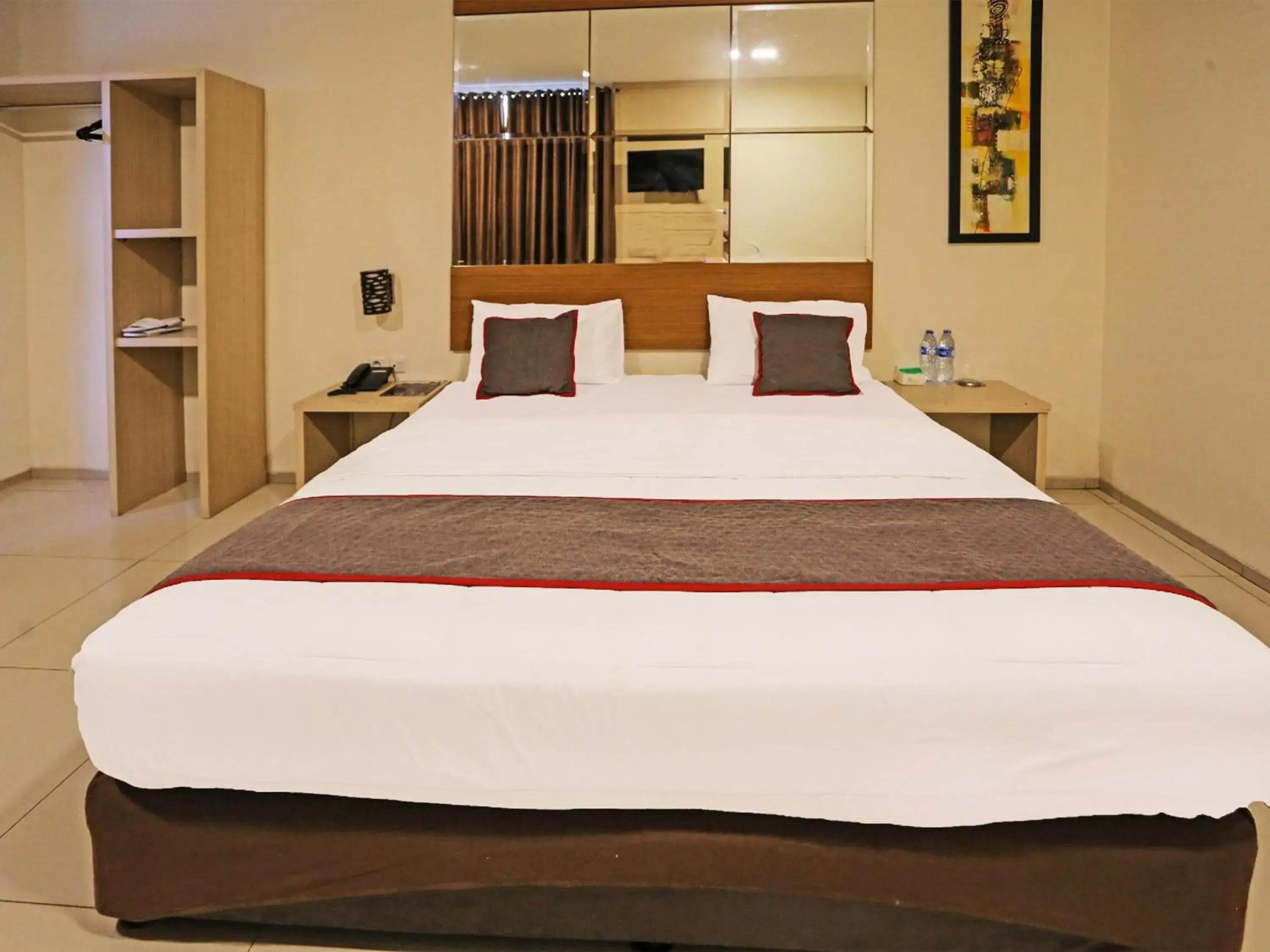 View (from property/room), Bed in Super OYO Townhouse OAK Hotel Fiducia Serpong View (from property/room), Bed in Super OYO Townhouse OAK Hotel Fiducia Serpong
