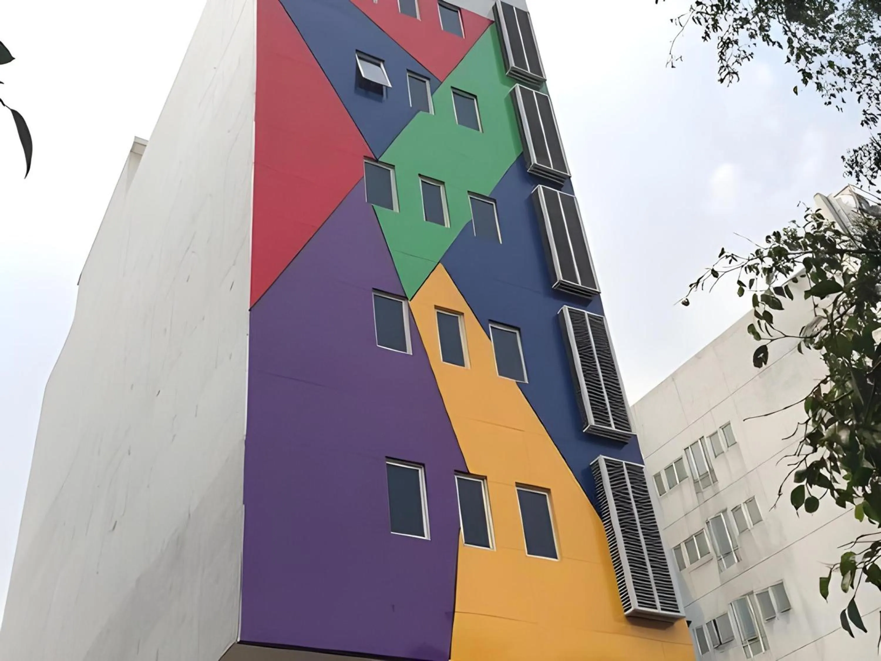 Property building in Super OYO Townhouse OAK Hotel Fiducia Serpong