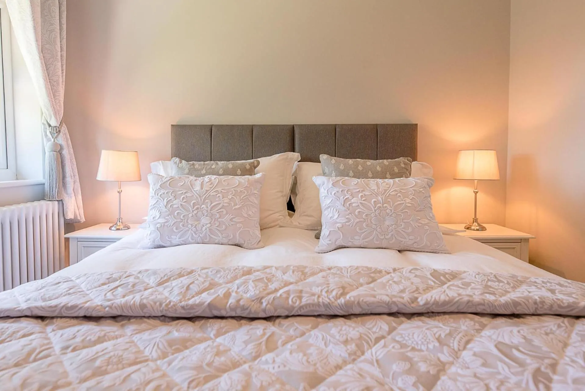 Bed in Chapel Cottage at Pond Hall Farm, Stunnning Property with Private Hot Tub, Hadleigh