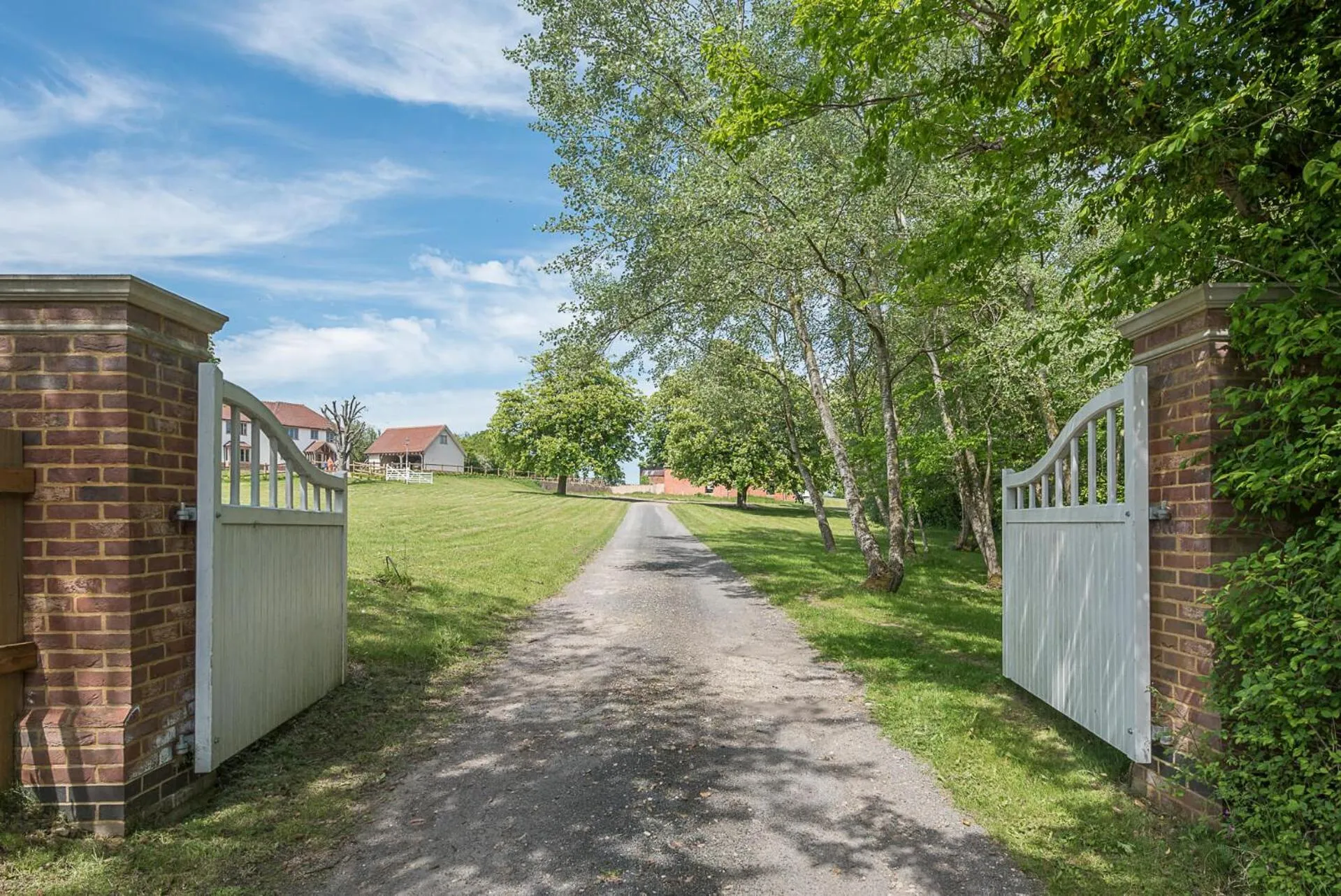 Chapel Cottage at Pond Hall Farm, Stunnning Property with Private Hot Tub, Hadleigh