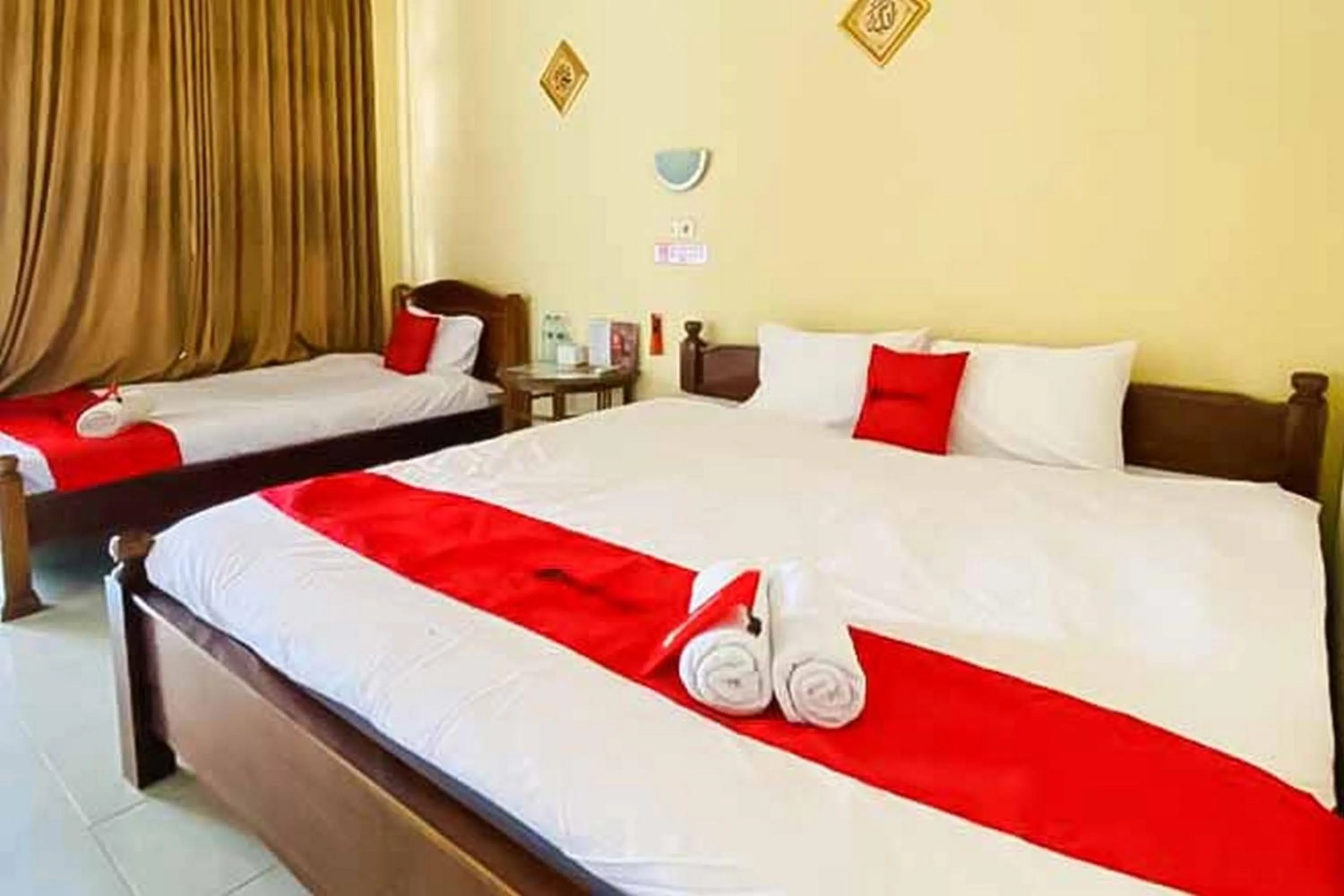 Bedroom, Bed in RedDoorz Syariah near T1 Juanda Airport 2