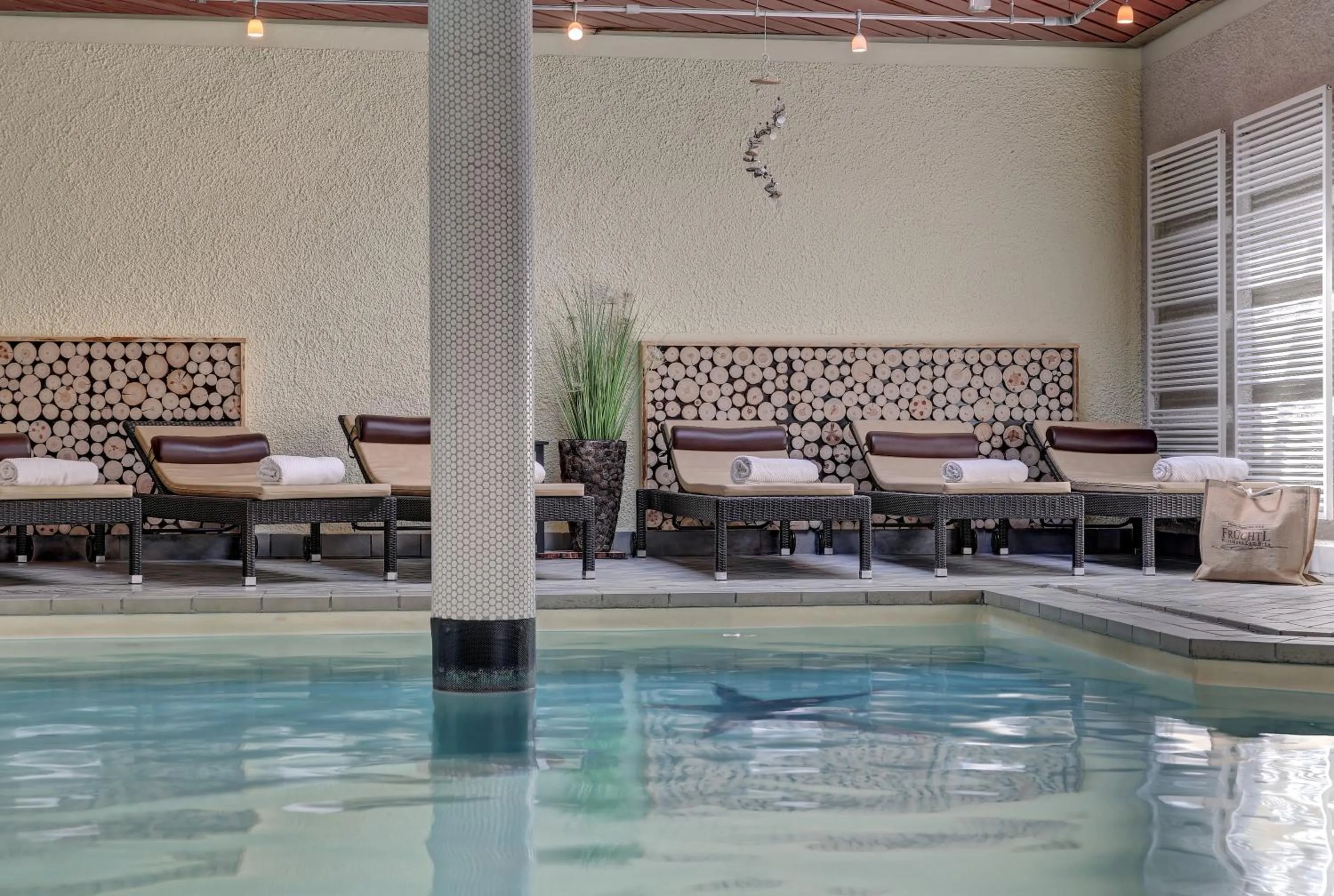 Swimming pool in Hotel-Restaurant Früchtl