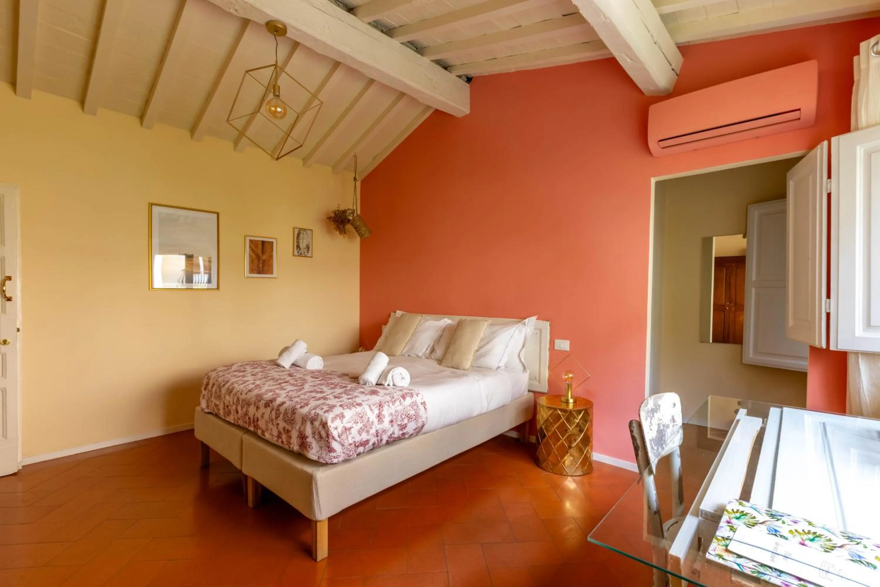 Bedroom, Bed in Secret Garden Firenze B&B