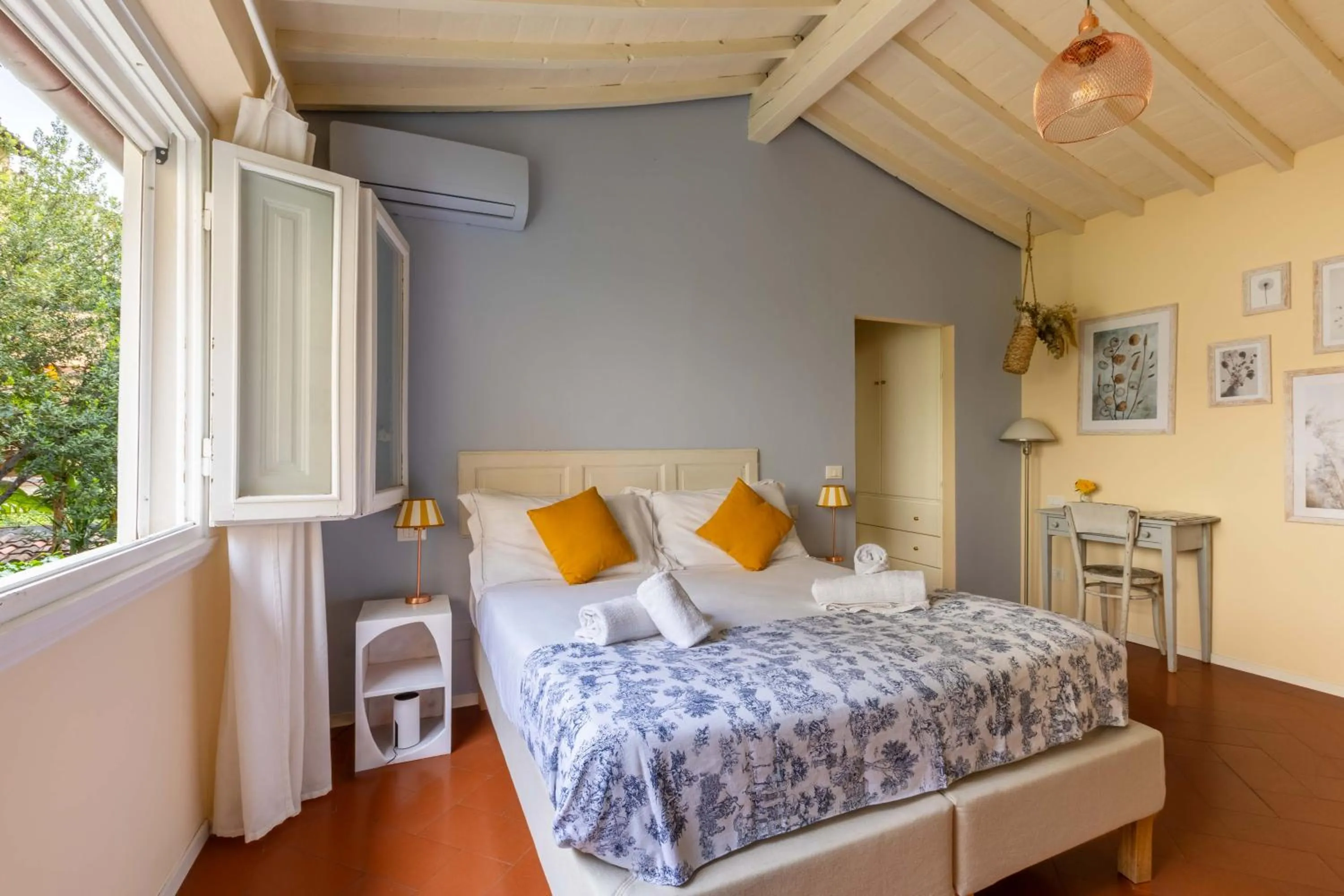 Bedroom, Bed in Secret Garden Firenze B&B