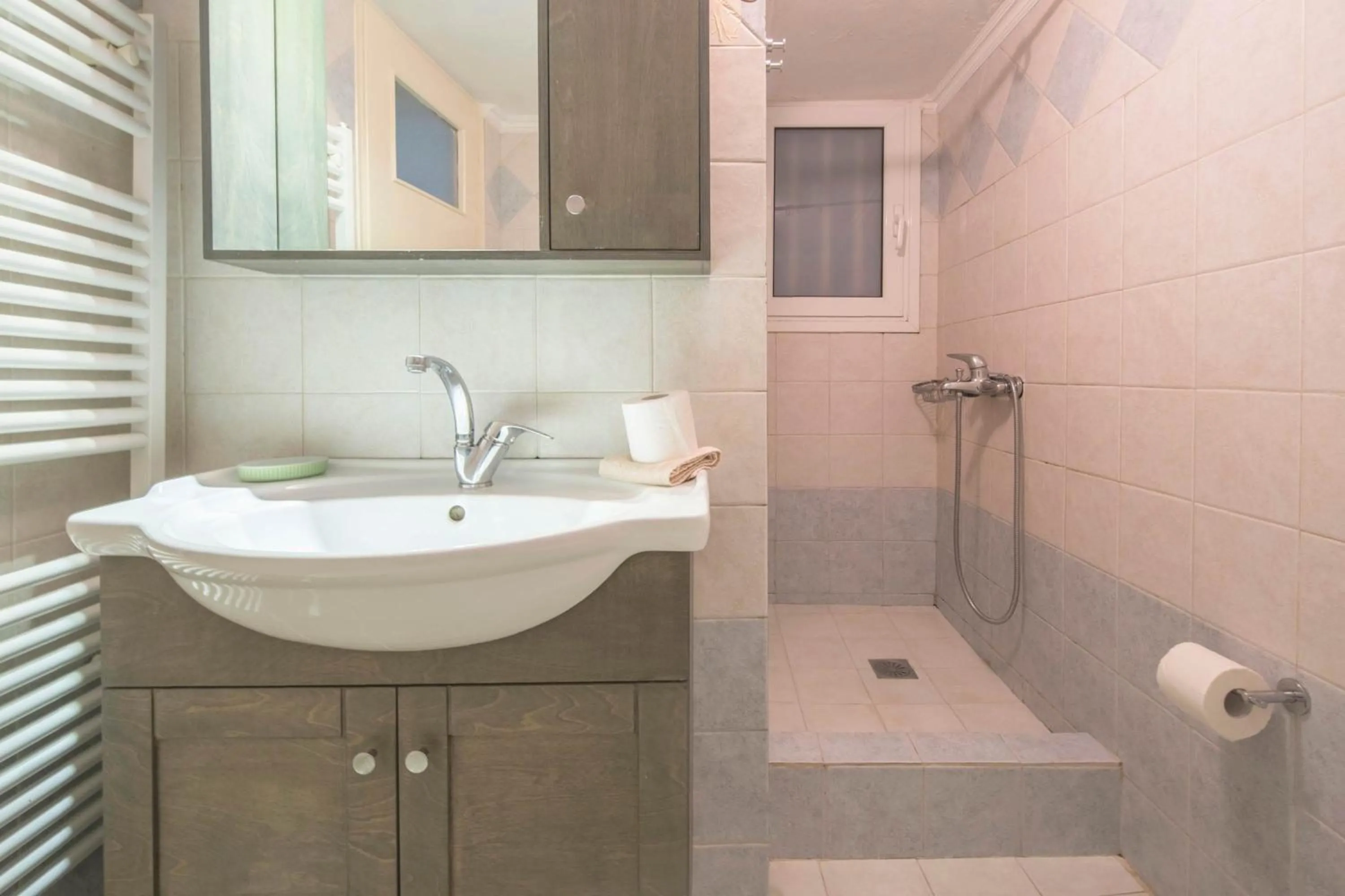 Stylish apt in the Historic heart of the city