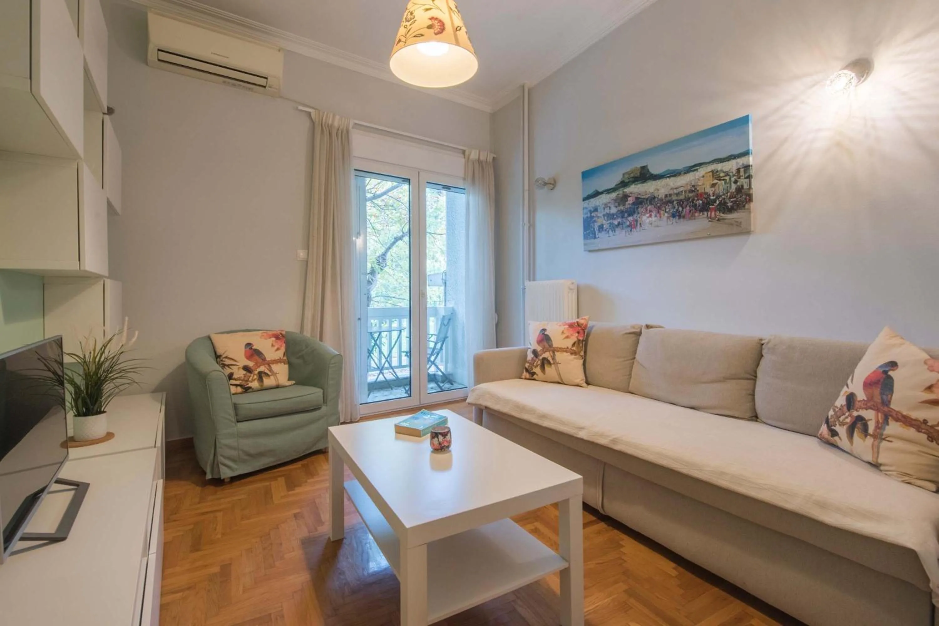 Stylish apt in the Historic heart of the city
