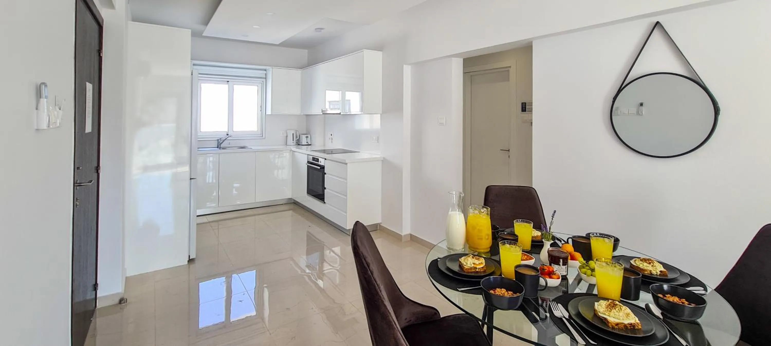 Kitchen or kitchenette in Phaedrus Living: Seaside Luxury Flat Lighthouse 65