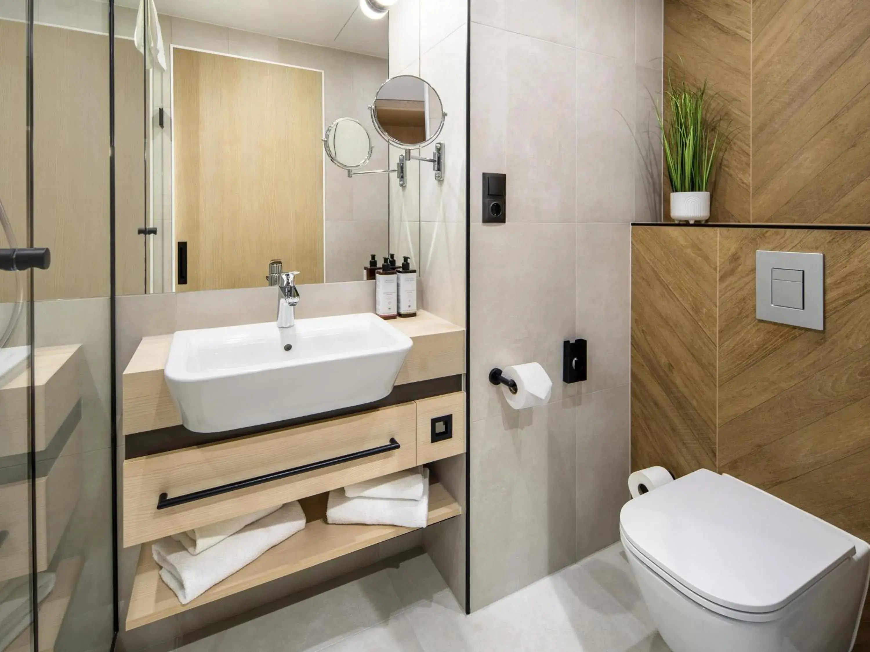 Bedroom in Mercure Katowice Centrum Bedroom in Mercure Katowice Centrum