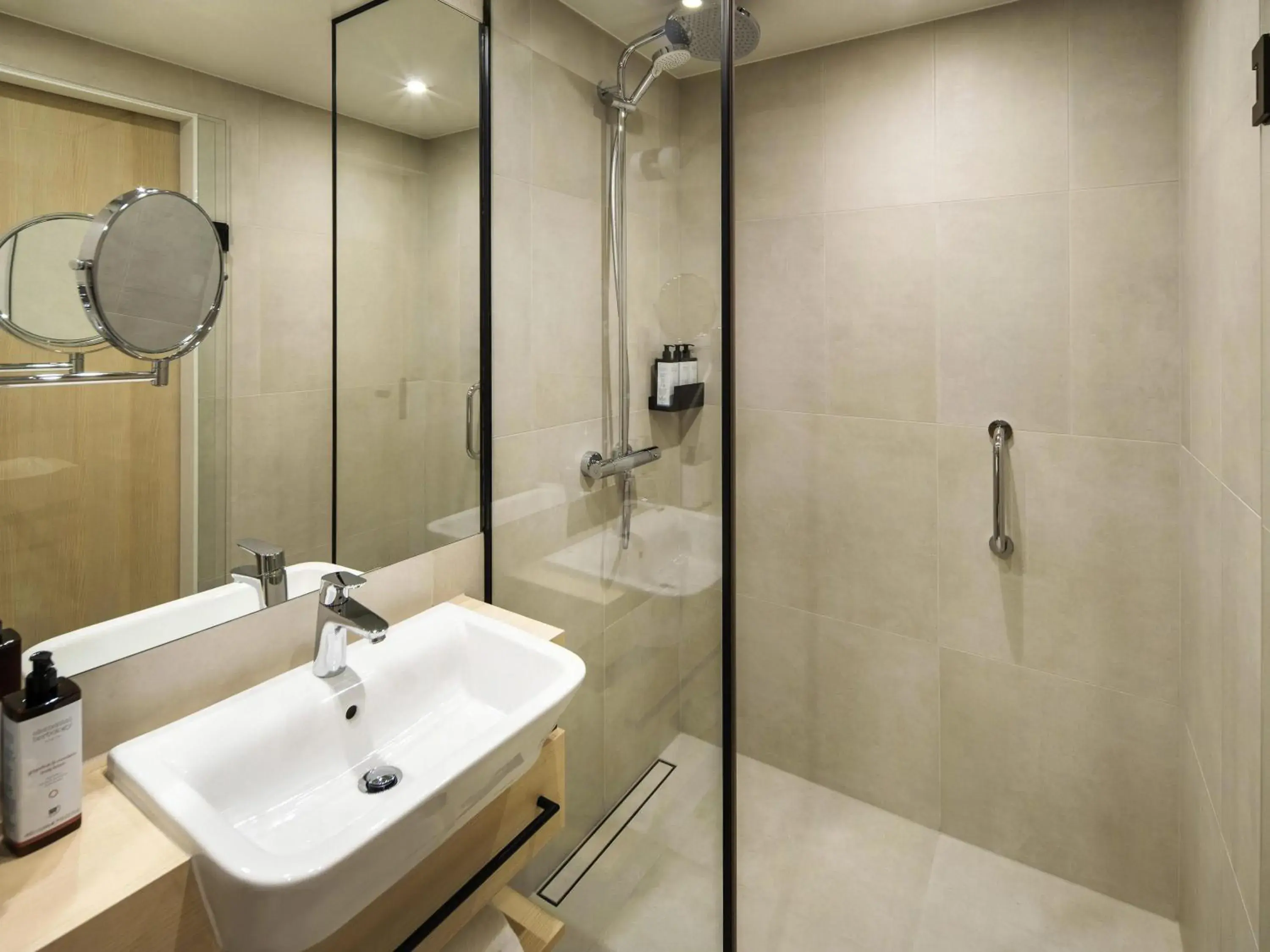 Bedroom in Mercure Katowice Centrum Bedroom in Mercure Katowice Centrum