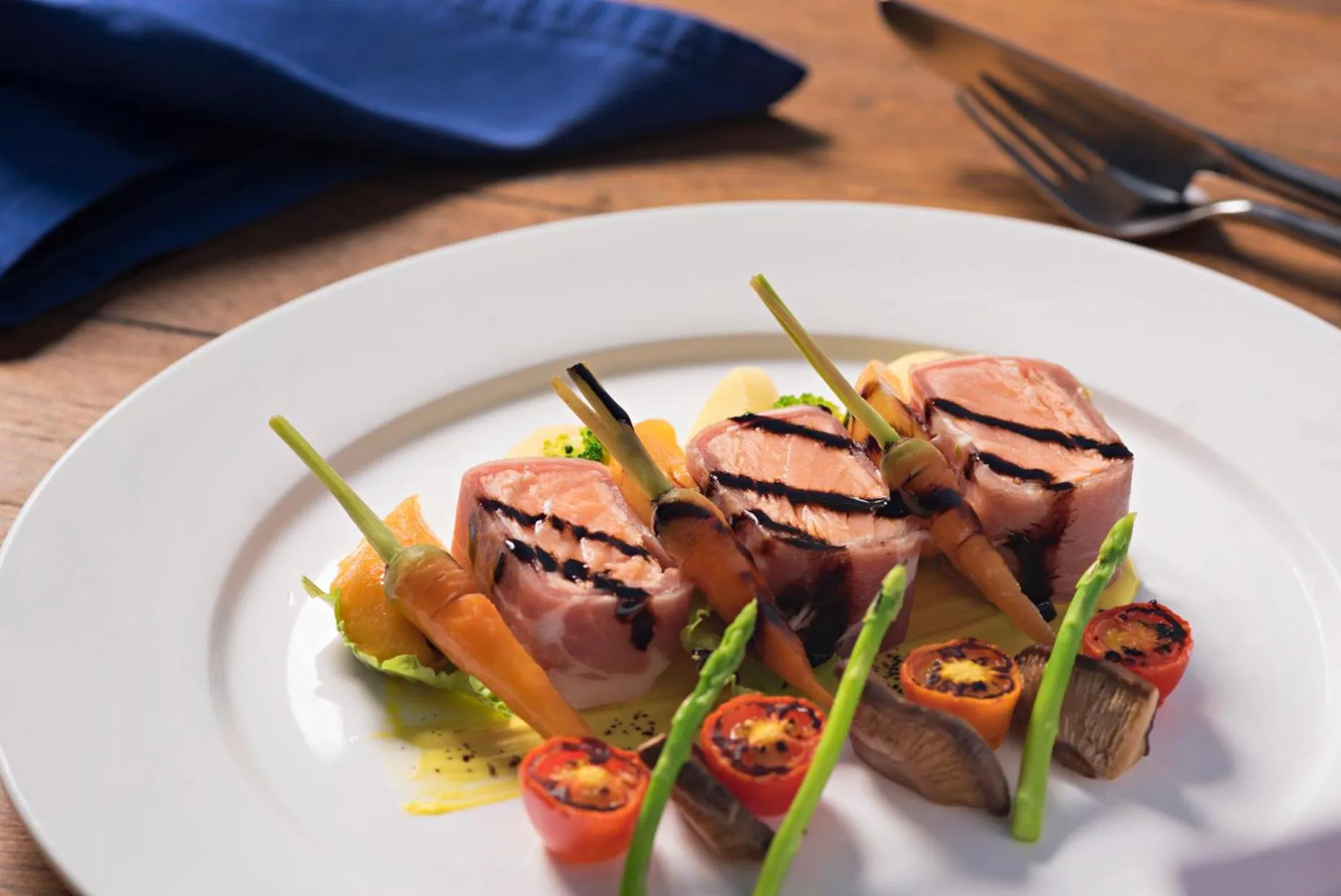 Food in Beach Club by Haadtien