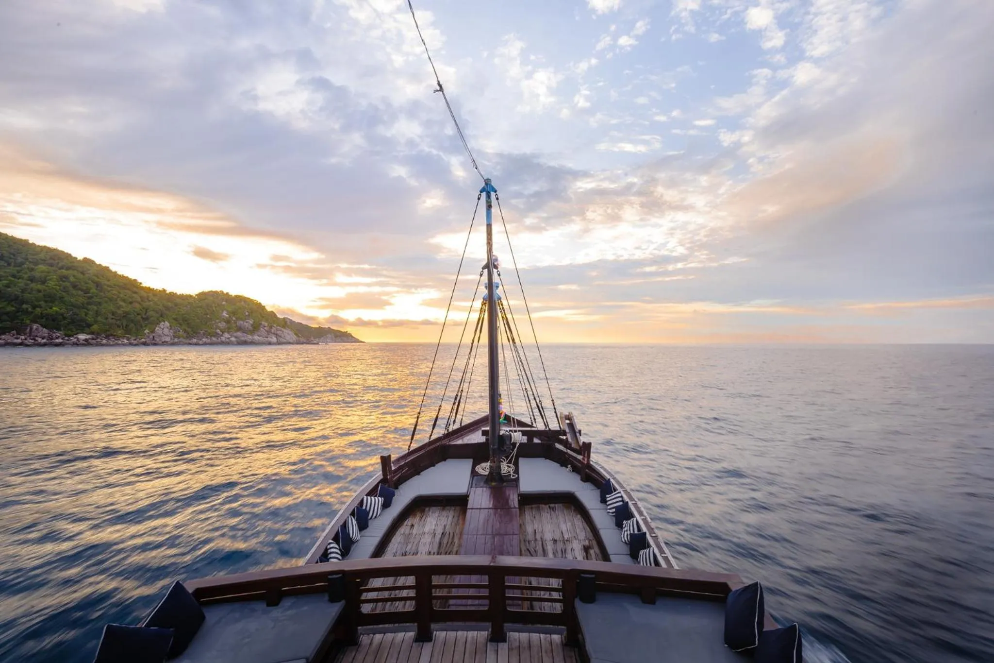 Activities in Beach Club by Haadtien