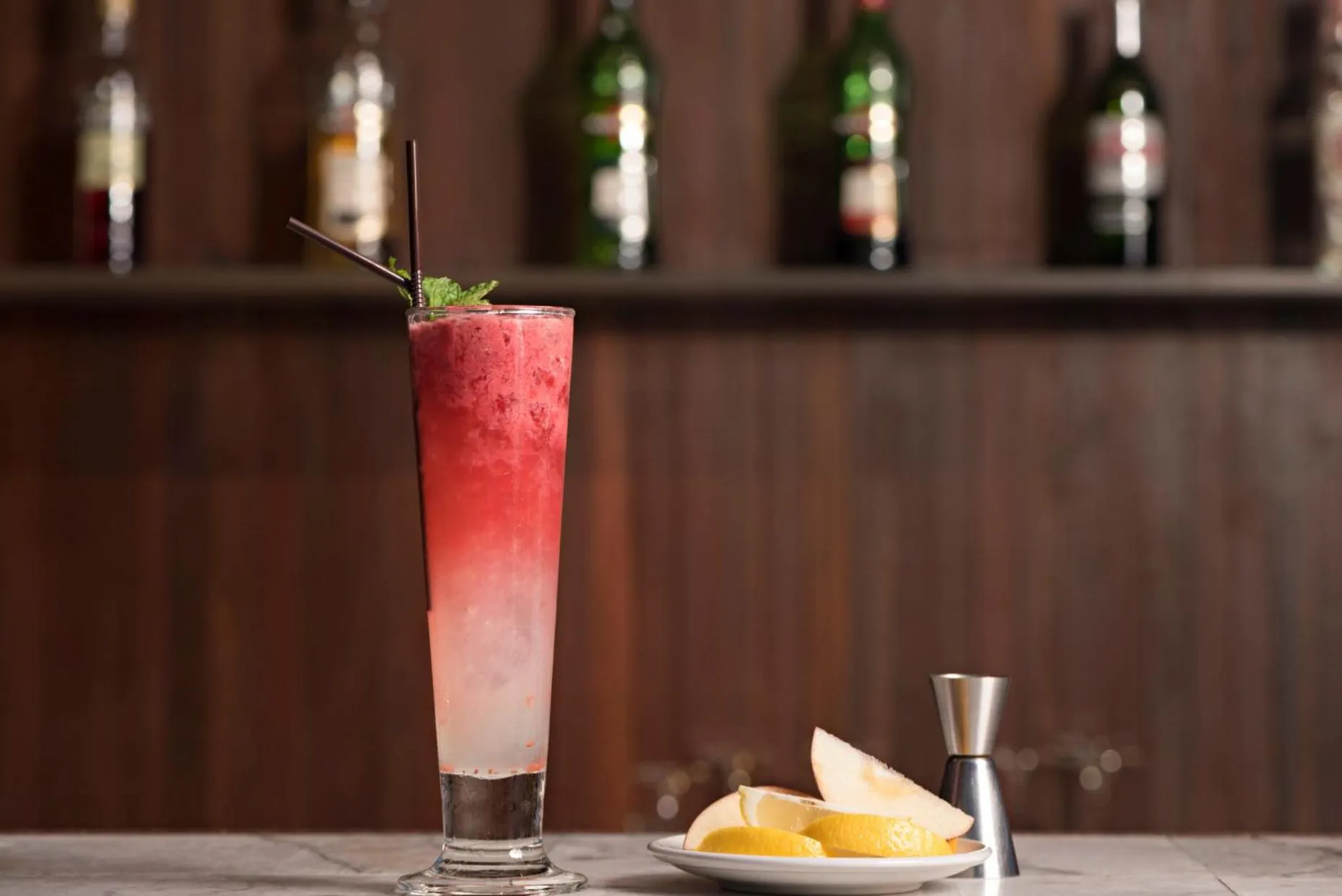 Drinks in Beach Club by Haadtien