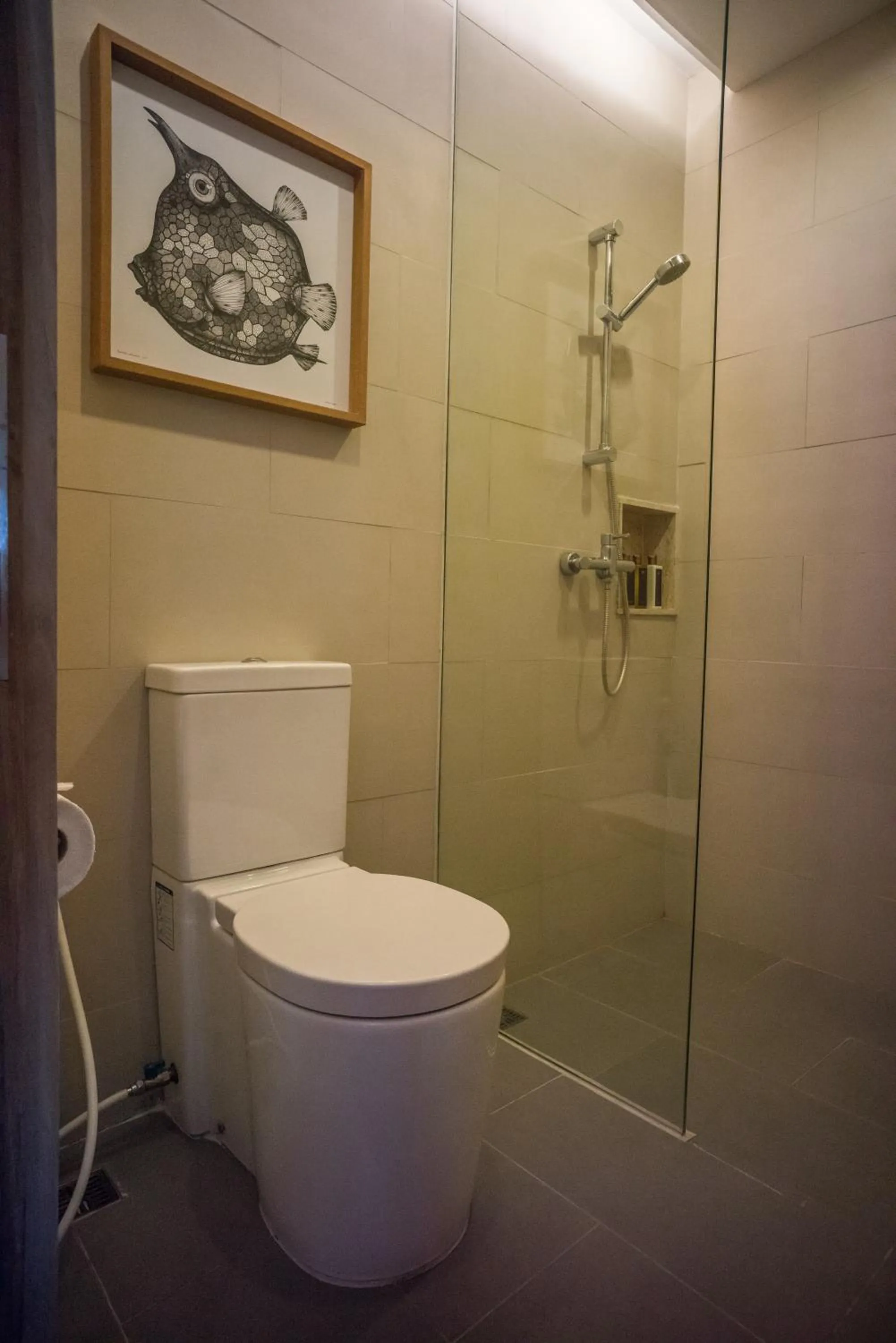 Bathroom in Beach Club by Haadtien