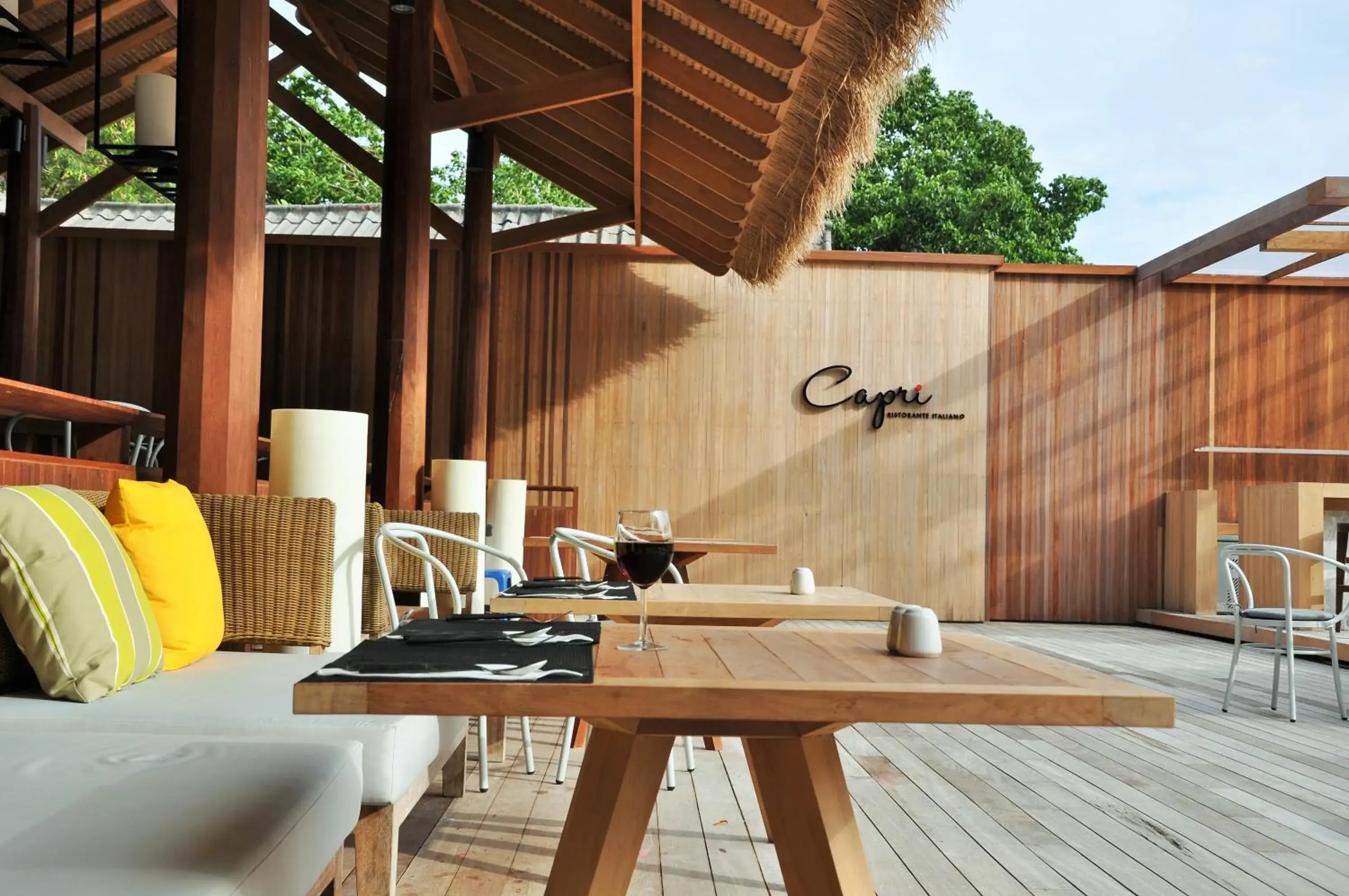 Restaurant/places to eat in Beach Club by Haadtien Restaurant/places to eat in Beach Club by Haadtien