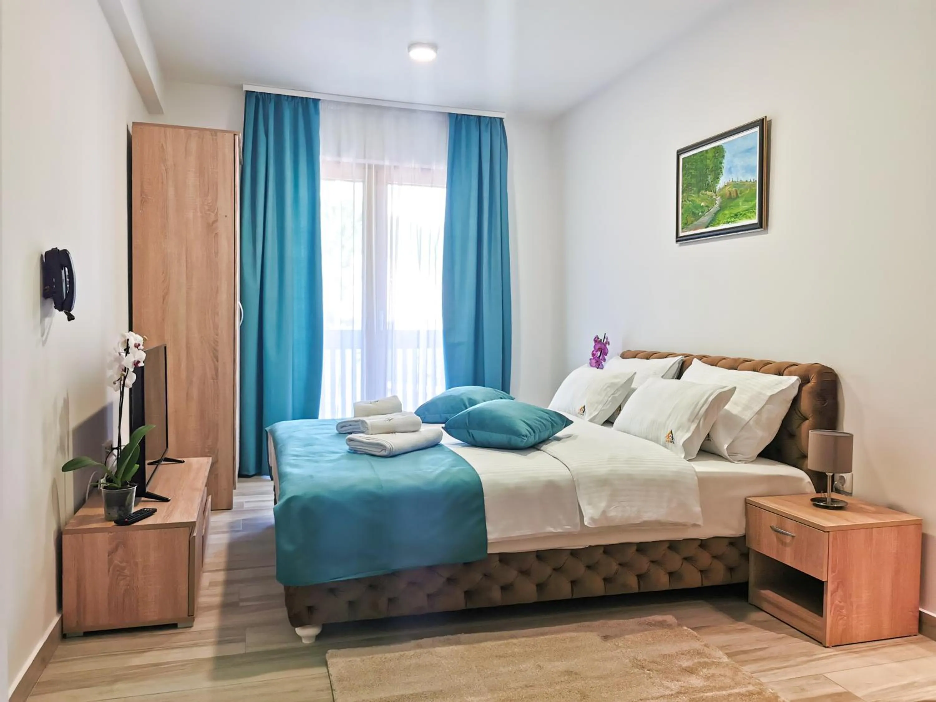 Text overlay, Bed in Hotel Agape