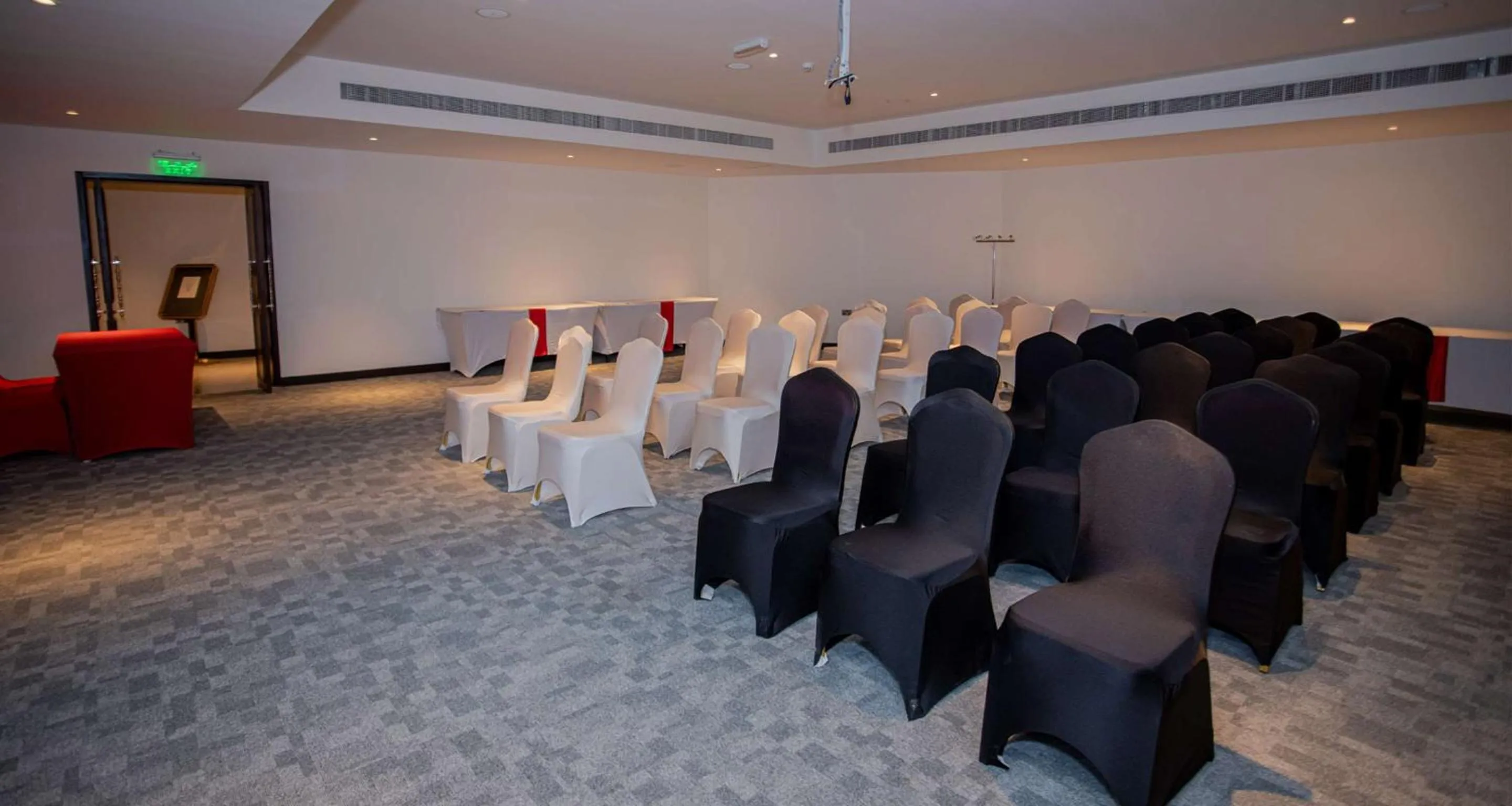 Meeting/conference room in Best Western Sur