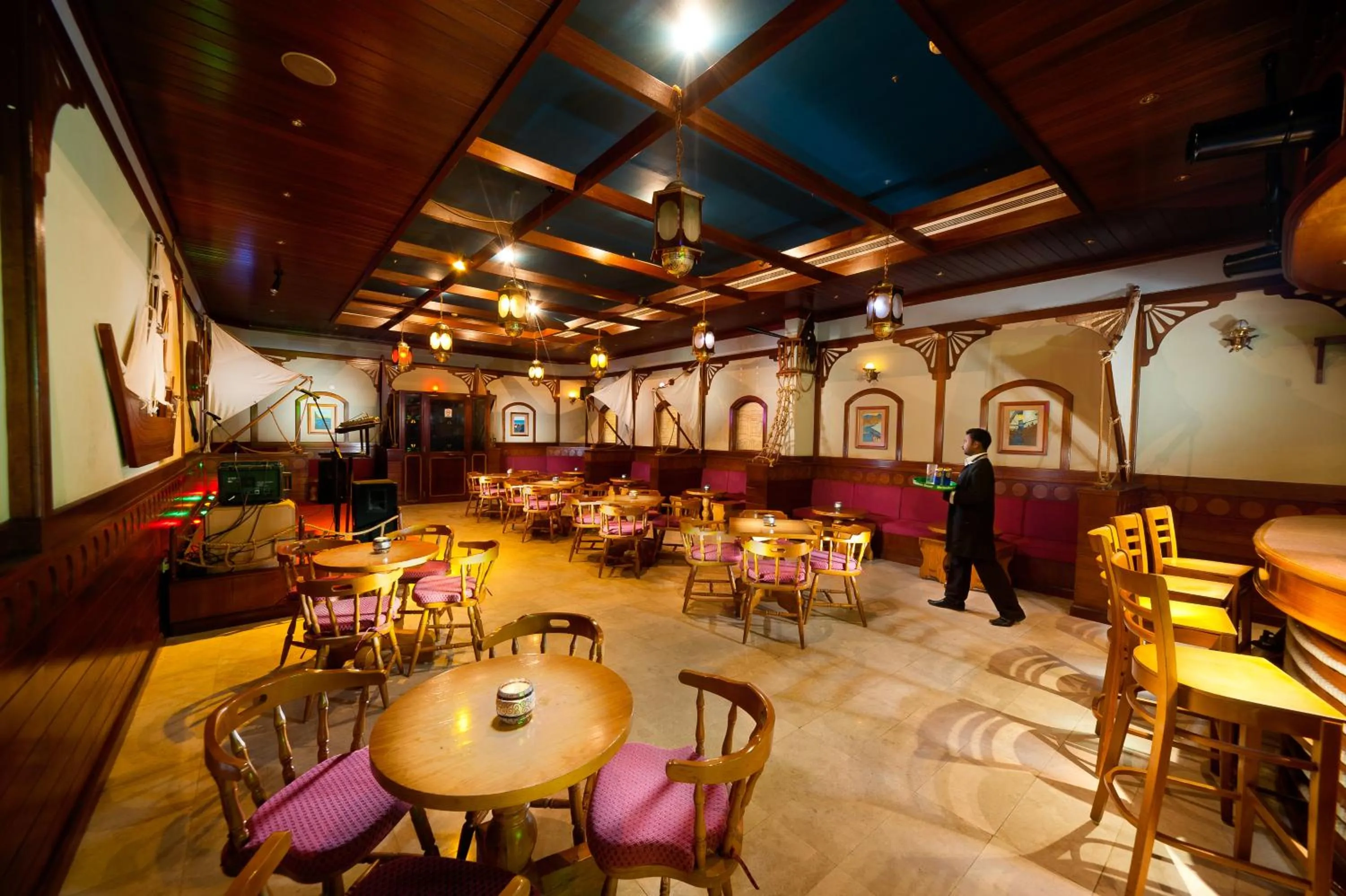 Restaurant/places to eat in Best Western Sur