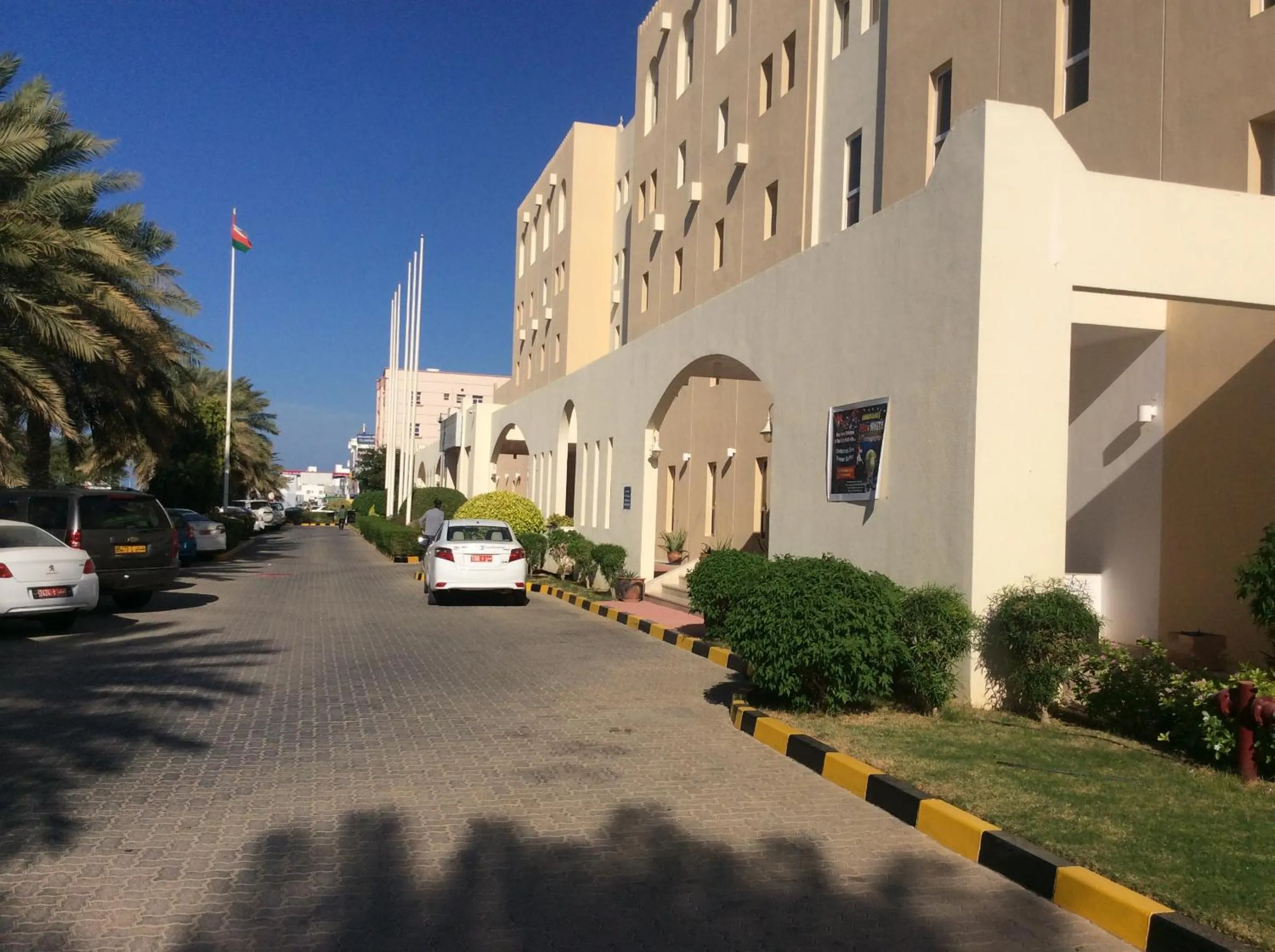 Property building in Best Western Sur