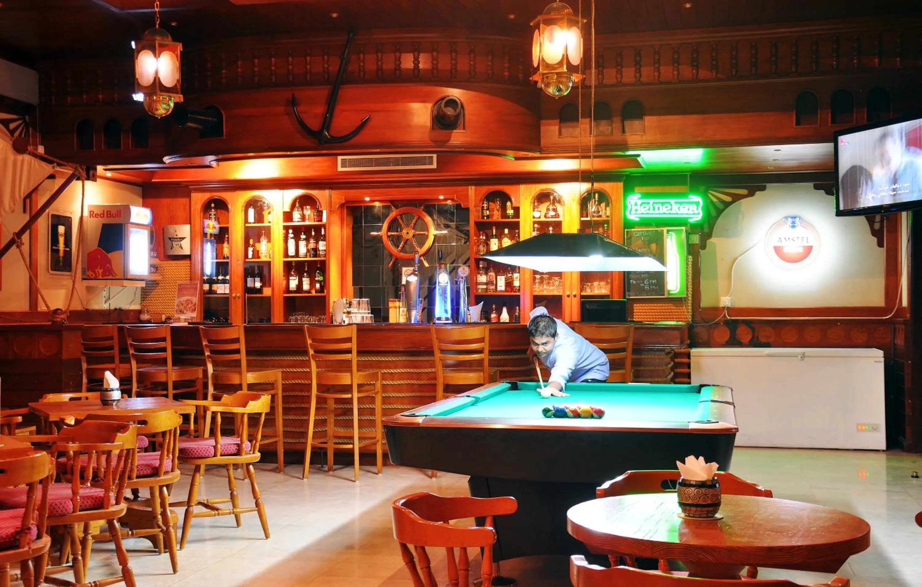 Restaurant/places to eat in Best Western Sur