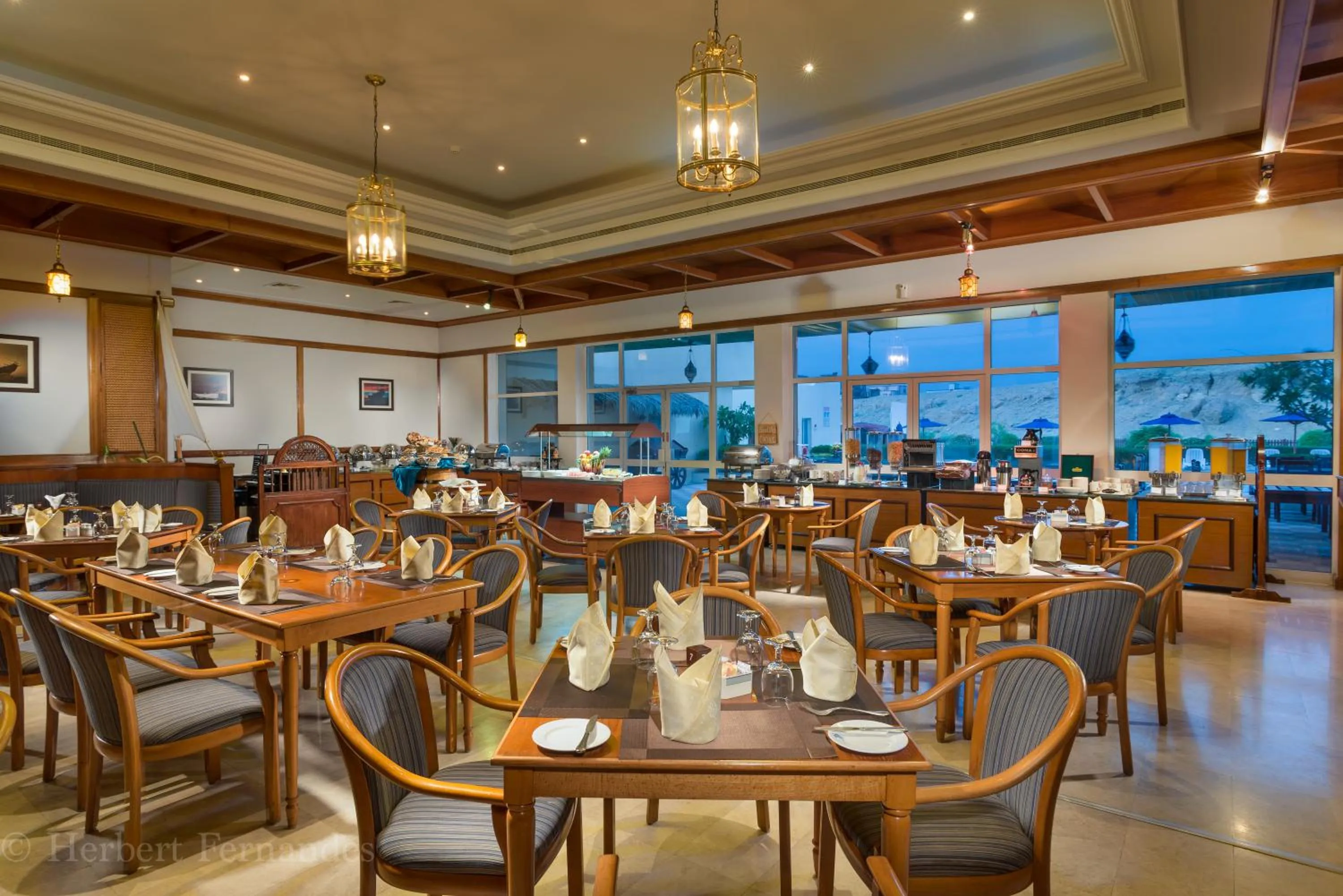 Restaurant/places to eat in Best Western Sur