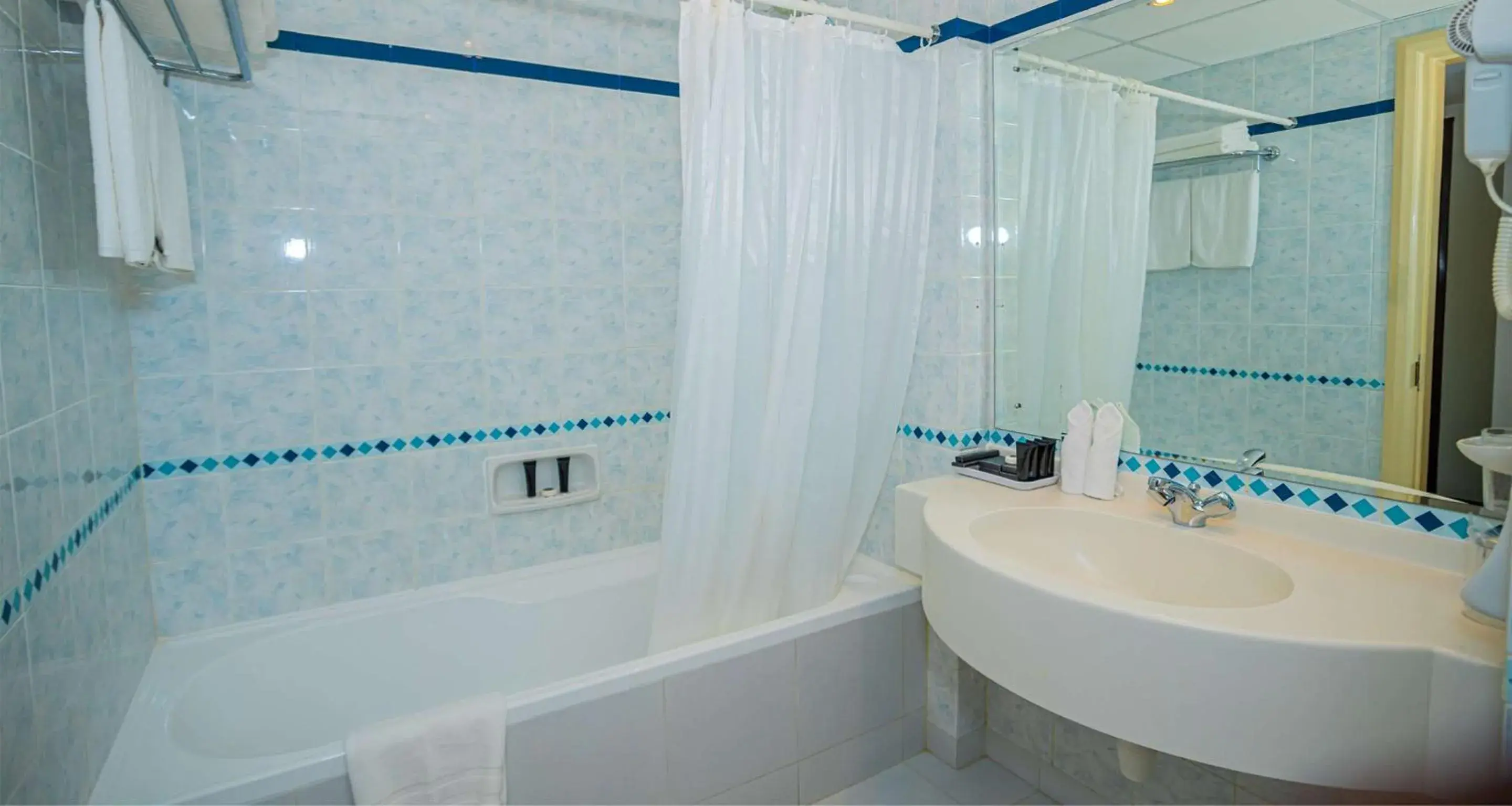 Bathroom in Best Western Sur Bathroom in Best Western Sur