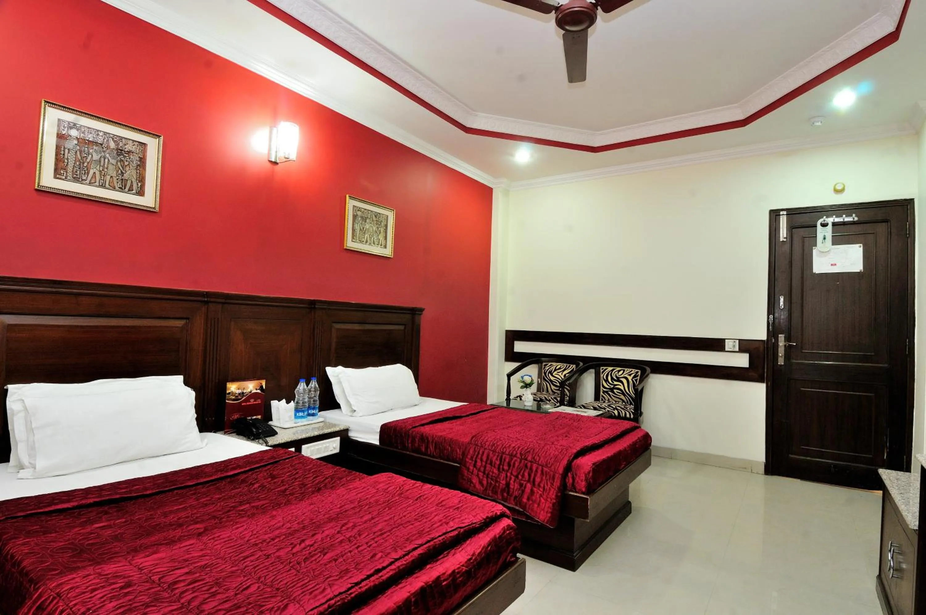 Bed in Hotel Maharaja Residency