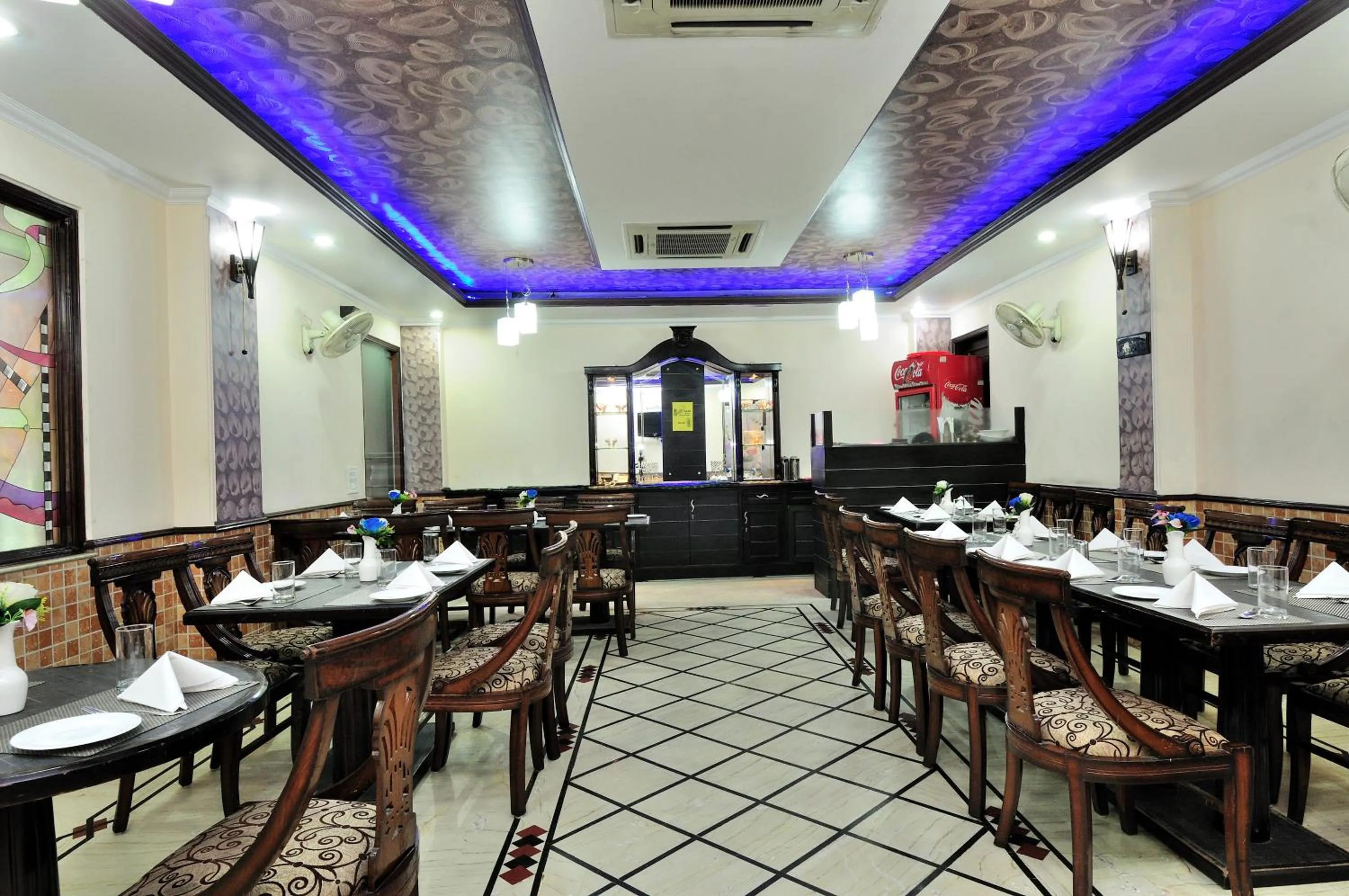 Restaurant/Places to Eat in Hotel Maharaja Residency