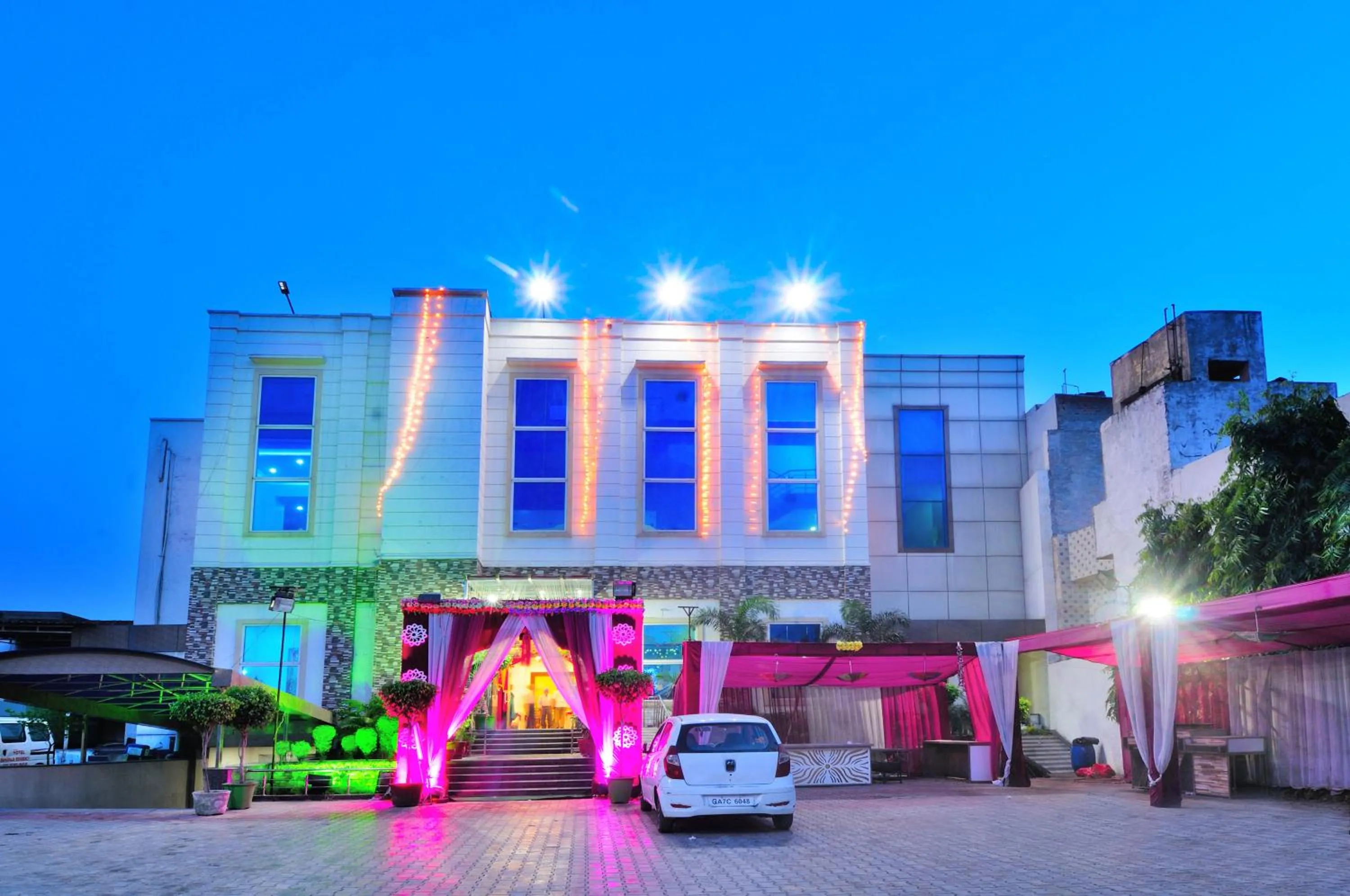 Property Building in Hotel Maharaja Residency