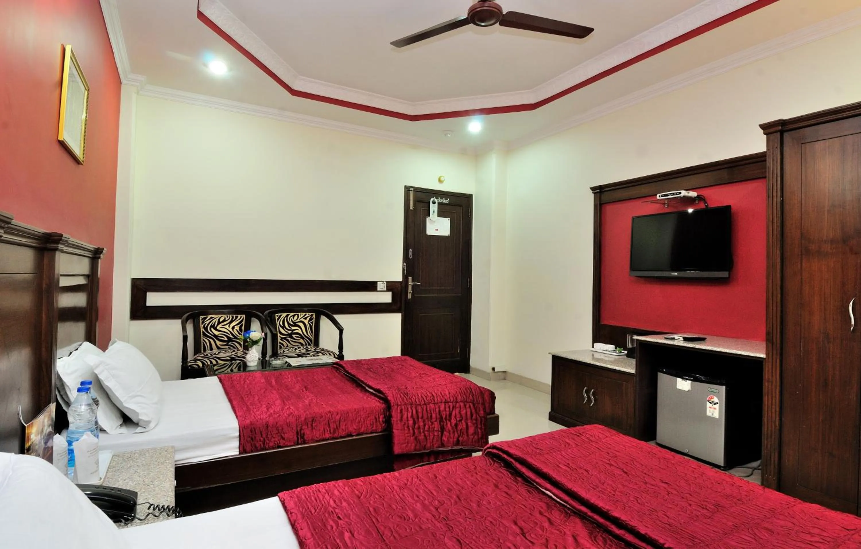 Bed in Hotel Maharaja Residency