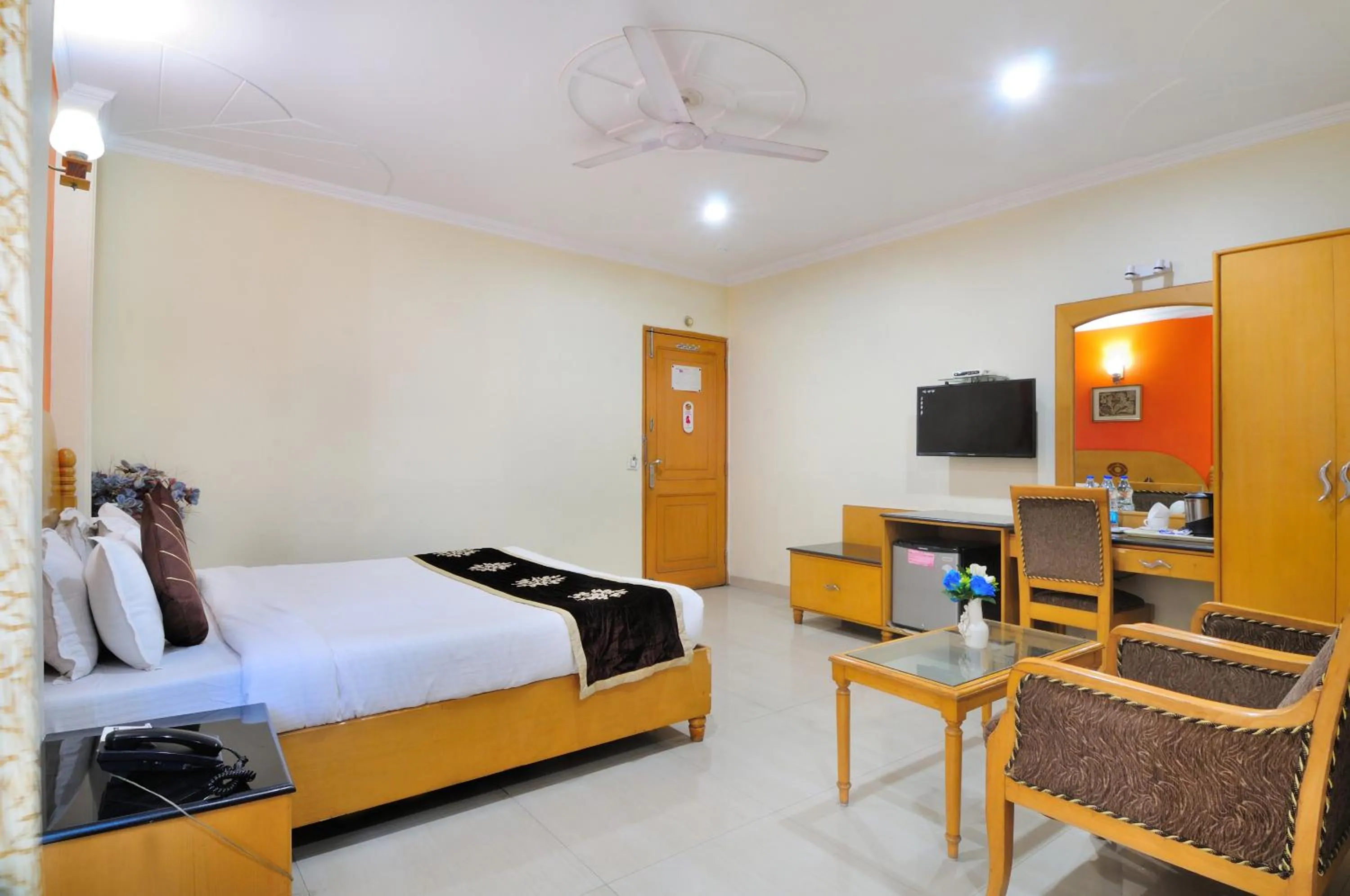 Photo of the whole room in Hotel Maharaja Residency